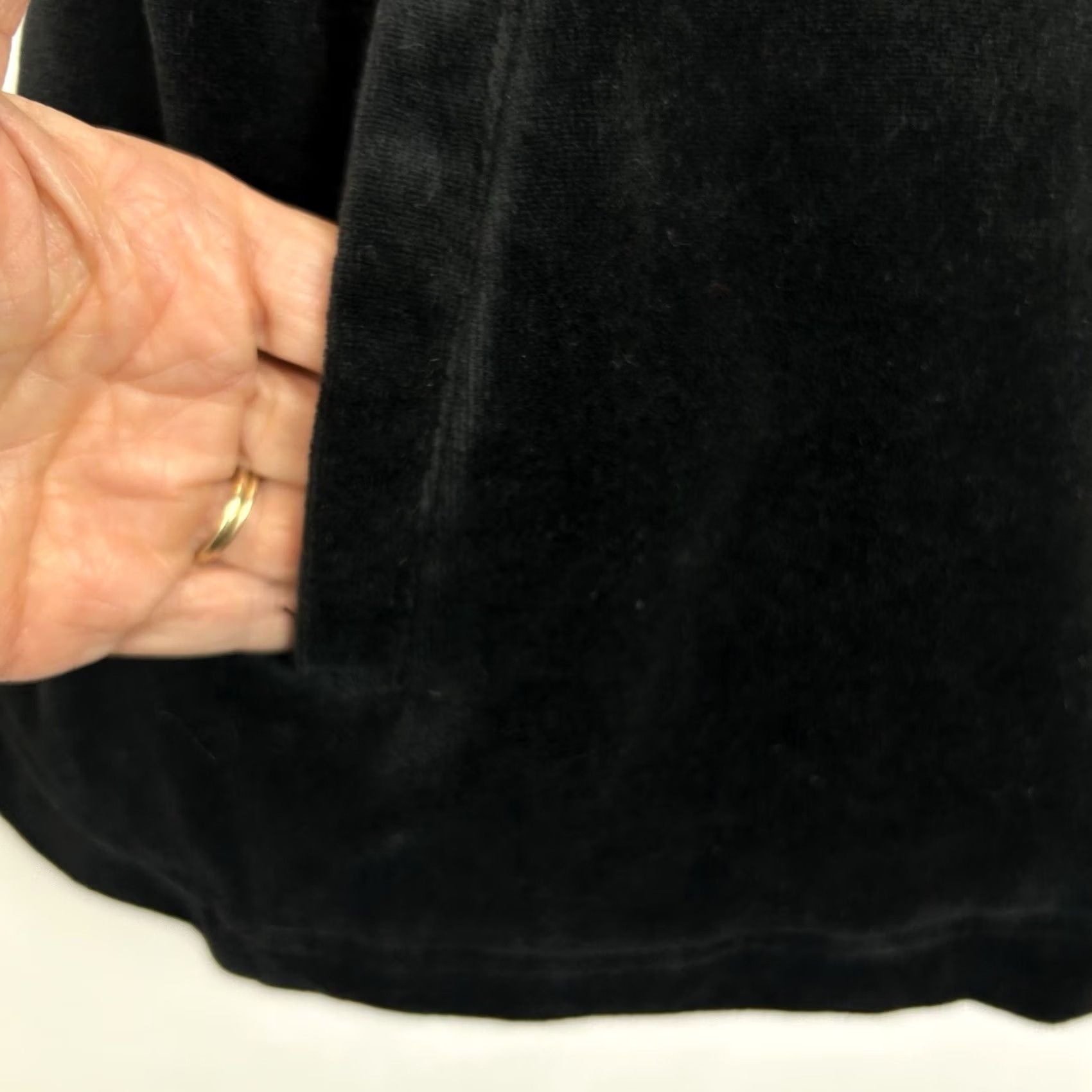 Velour Black Velour Vest Woman Medium Quilted Full Zip Solid Minmalist Staple Size M / US 6-8 / IT 42-44 - 4 Thumbnail