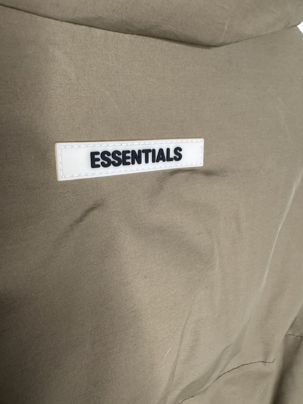 Fear of God Fear of God ESSENTIALS Puffer Army Green Size US L / EU 52-54 / 3 - 15 Thumbnail