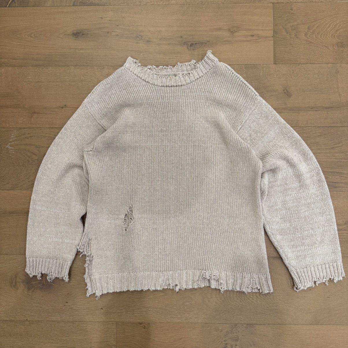 Maison Margiela DISTRESSED KNIT SWEATER Size US S / EU 44-46 / 1 - 6 Thumbnail