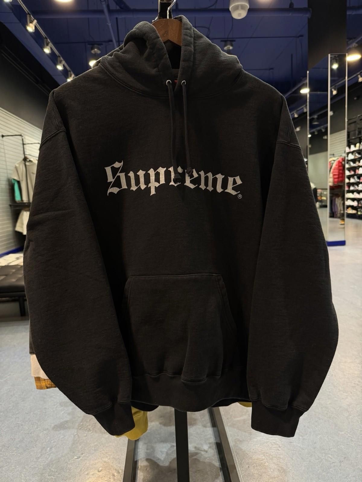 Supreme Supreme Washed Old English Hooded Sweatshirt BLACK LARGE Size US L / EU 52-54 / 3 - 3 Thumbnail