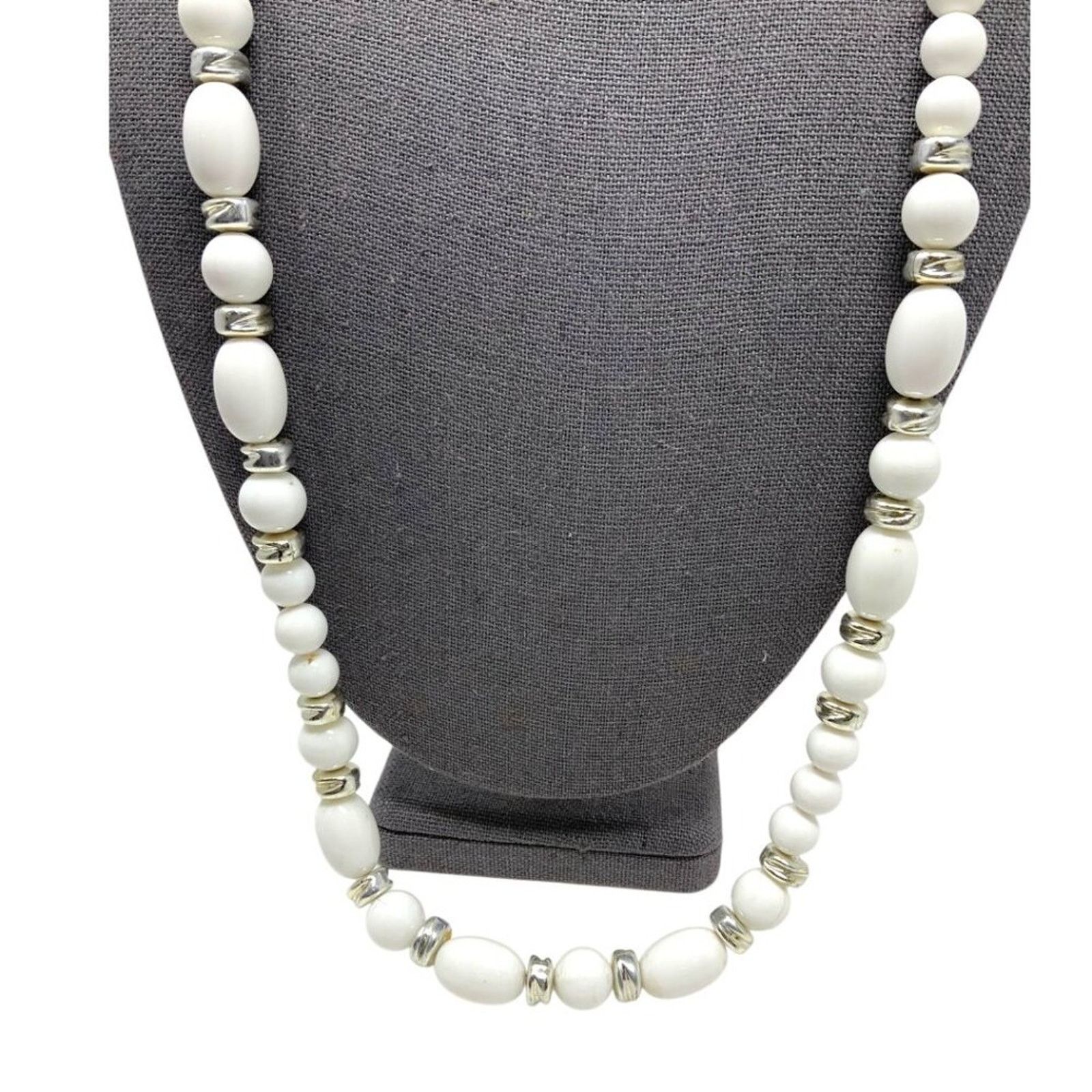 Other Vintage Long White Silver Tone Beaded Necklace Size ONE SIZE - 2 Thumbnail
