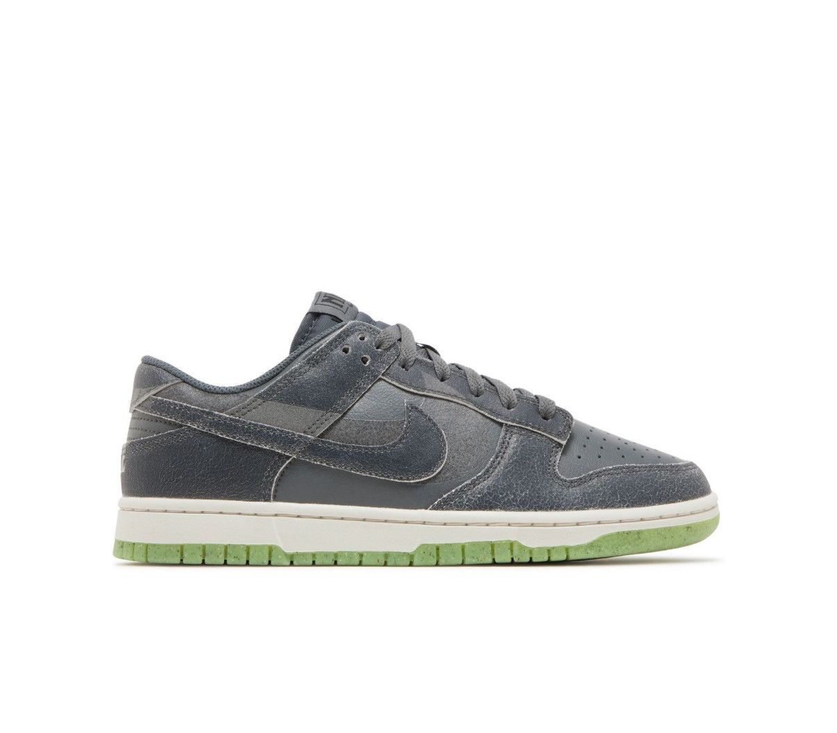 Nike DUNK LOW SE 'HALLOWEEN - CAULDRON' Size US 9 / EU 42 - 7 Thumbnail