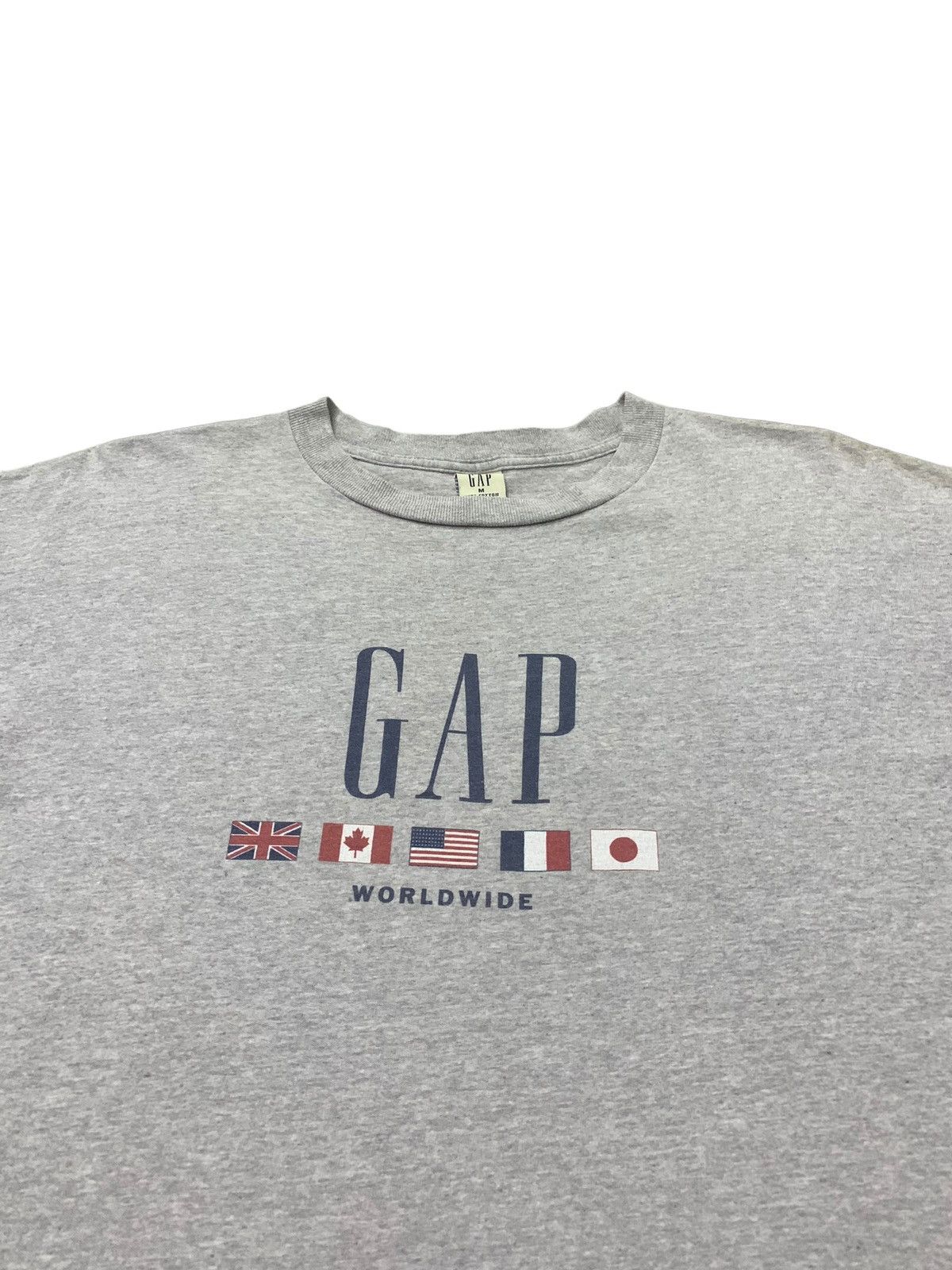 Gap × Vintage Vintage 90s Gap Worldwide Palace Style Tshirt Size US M / EU 48-50 / 2 - 2 Thumbnail