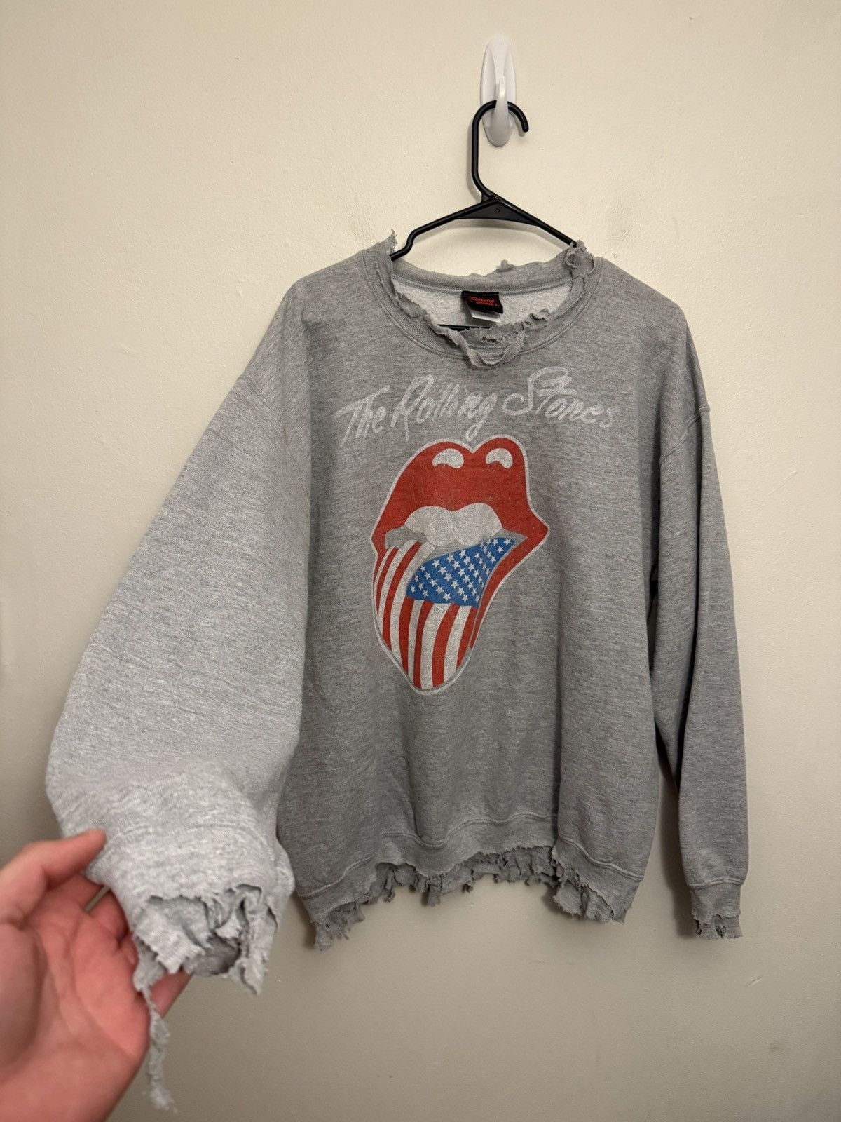 Vintage Vintage Thrashed Faded Rolling Stones Crewneck Grey Large Size US L / EU 52-54 / 3 - 1 Thumbnail