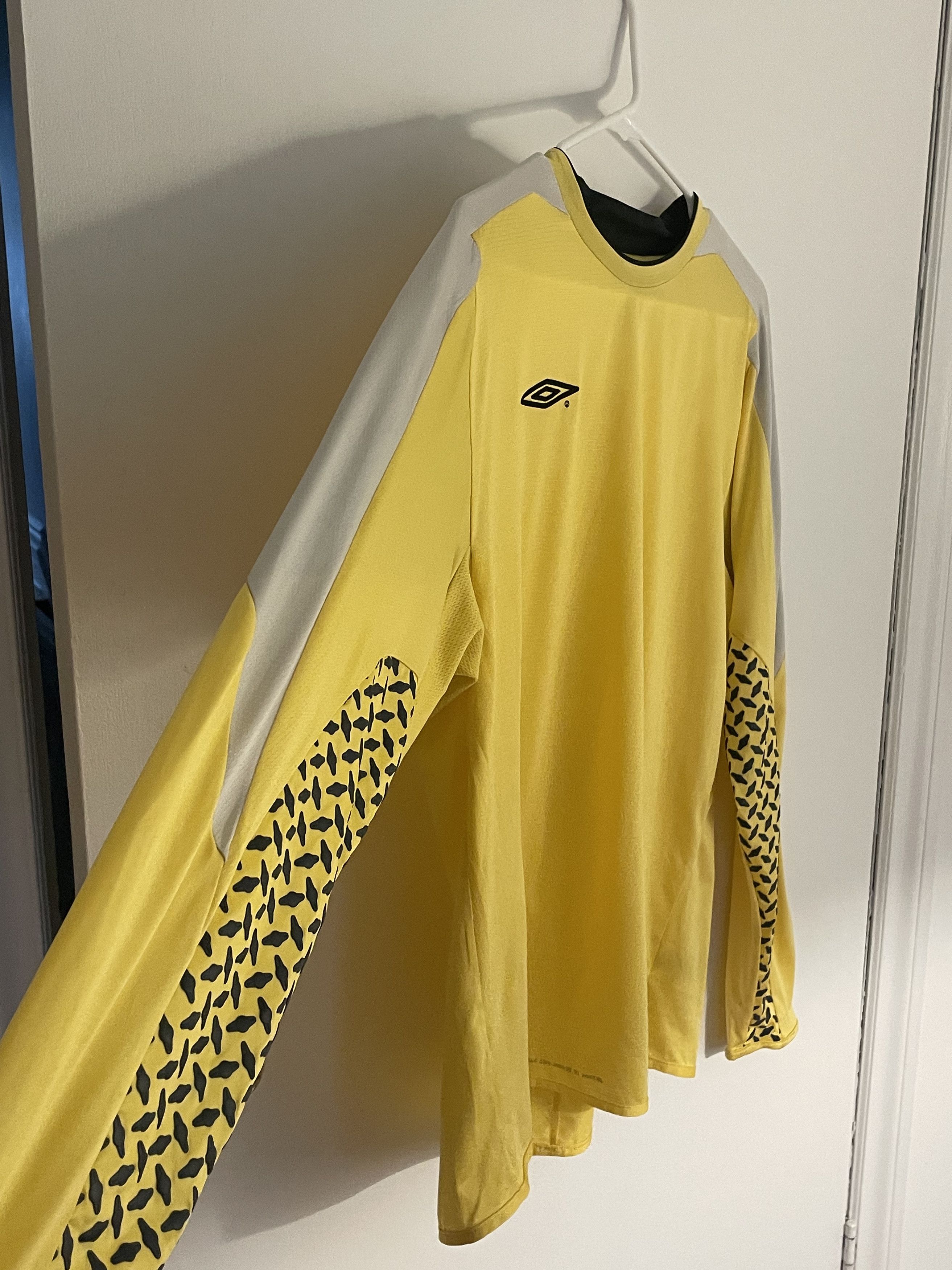 Umbro Umbro Yellow Vapa Tech Jersey Size US M / EU 48-50 / 2 - 3 Thumbnail