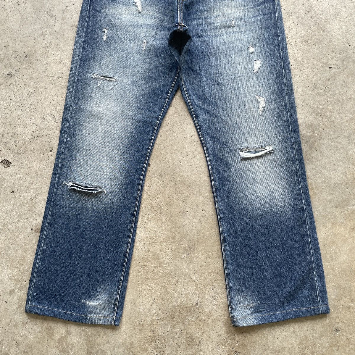 Japanese Brand Vintage Japanese Jeans Distressed Stonewashed Faded Pants Size US 33 - 4 Thumbnail