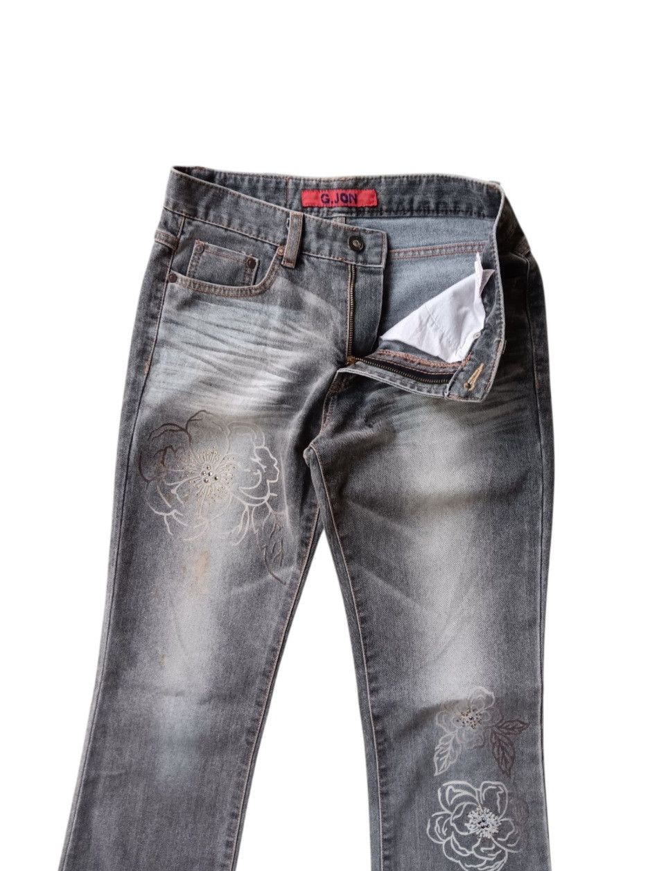 Japanese Brand G.jon flare flower tattoo jeans Size US 28 / EU 44 - 3 Thumbnail