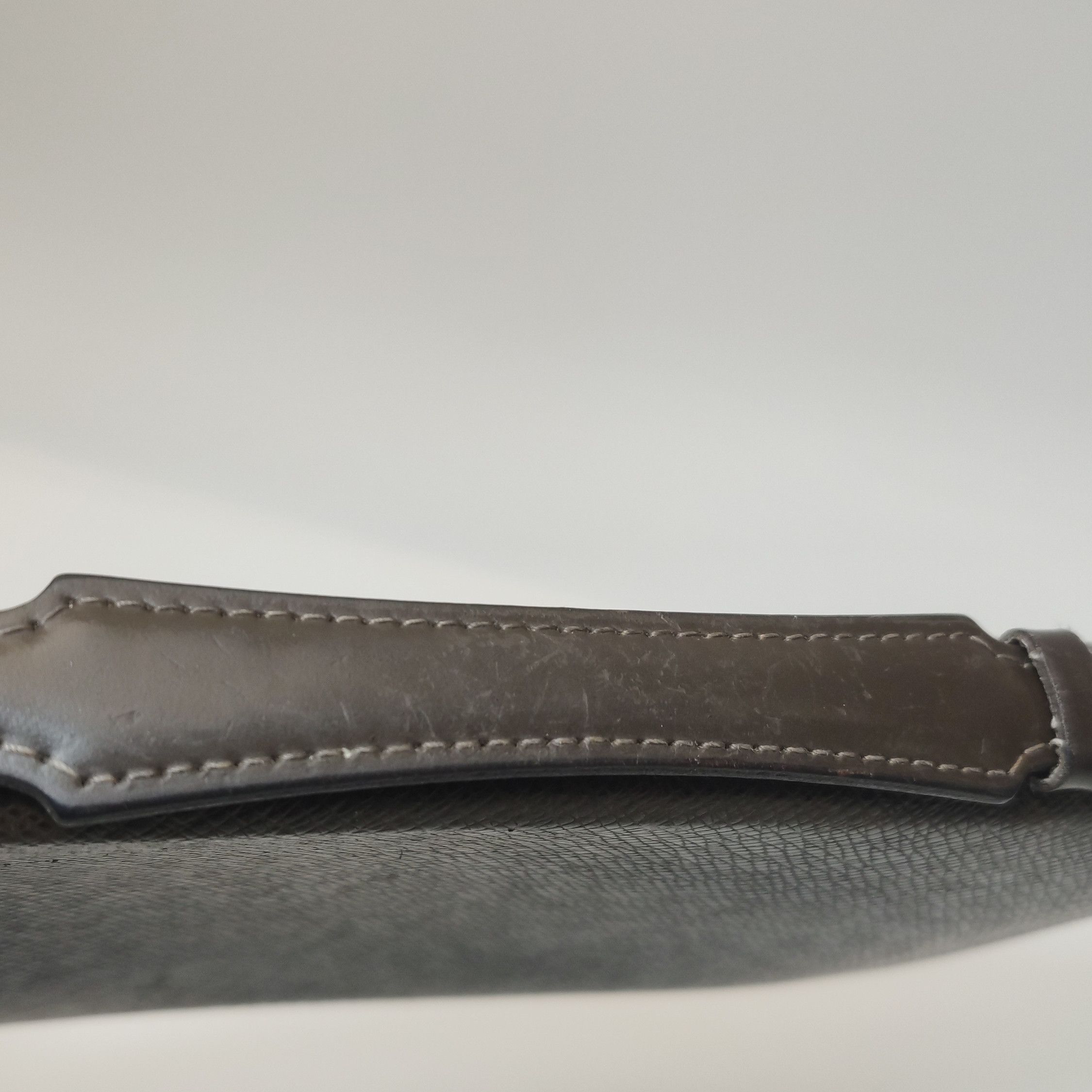 Louis Vuitton Louis Vuitton (LV) Atoll leather solid color zipper clutch Size ONE SIZE - 6 Thumbnail
