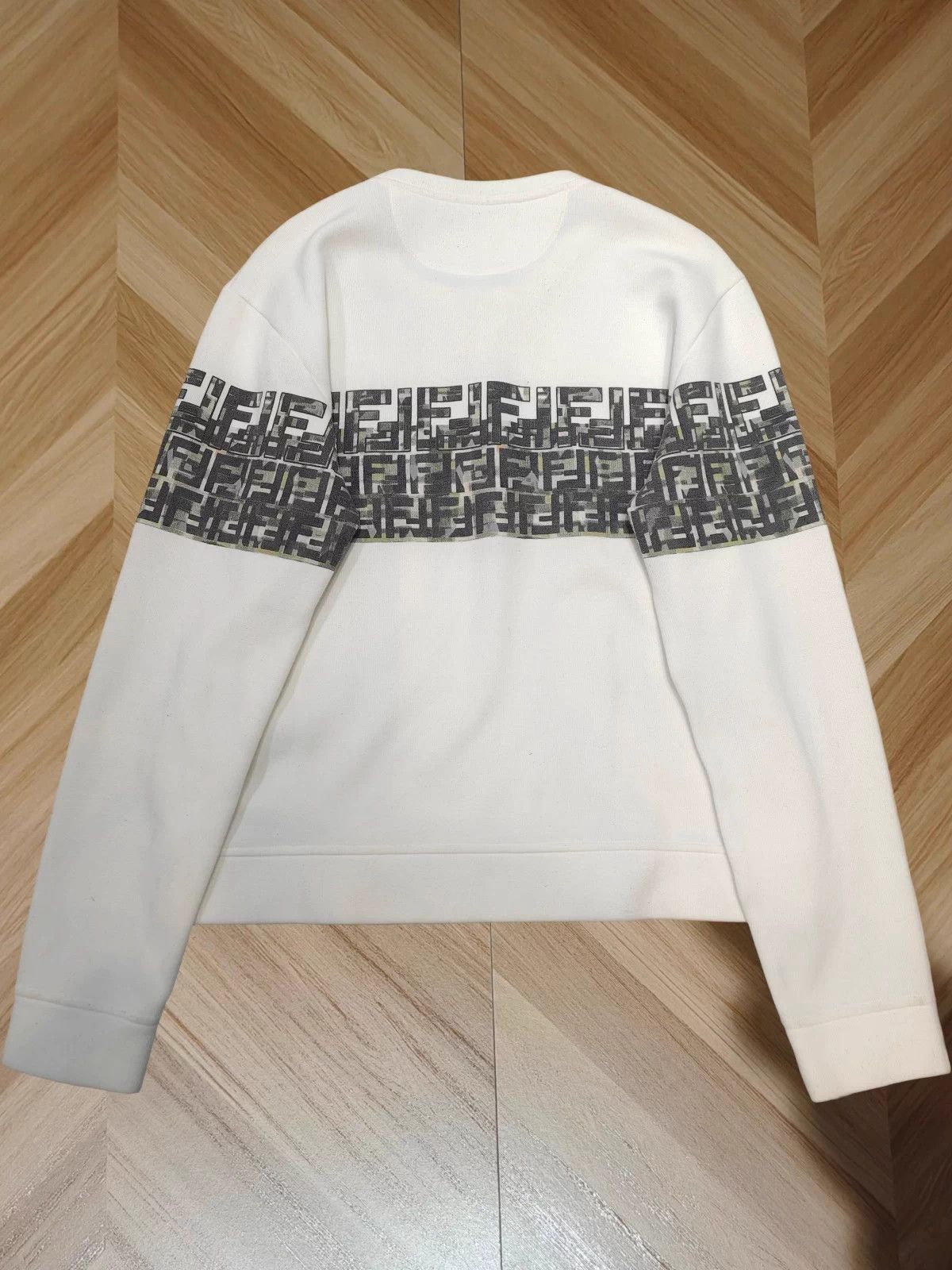 Fendi Fendi FF Logo Sweatshirt M (99% New, Authentic) Size M / US 6-8 / IT 42-44 - 2 Thumbnail