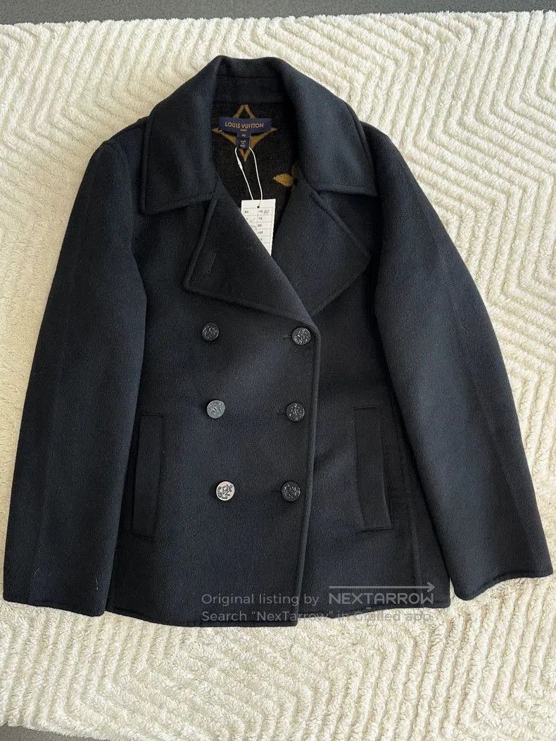 Louis Vuitton Louis Vuitton Black Double-Breasted Coat. Size US S / EU 44-46 / 1 - 1 Thumbnail