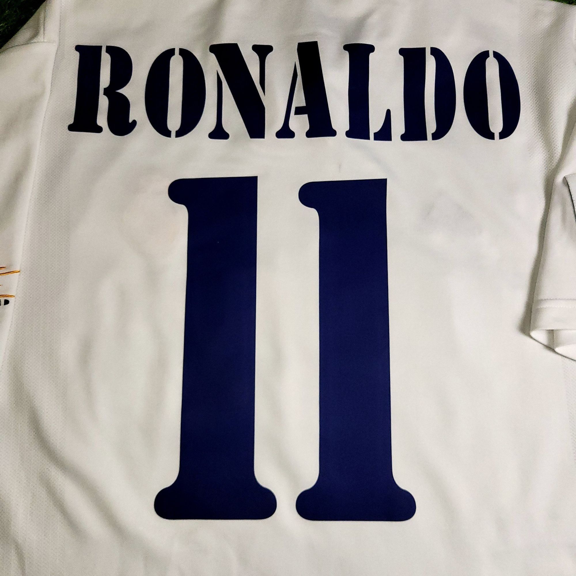 Adidas Ronaldo Real Madrid CENTENARY DEBUT 2002 2003 Soccer Jersey Size US L / EU 52-54 / 3 - 4 Thumbnail