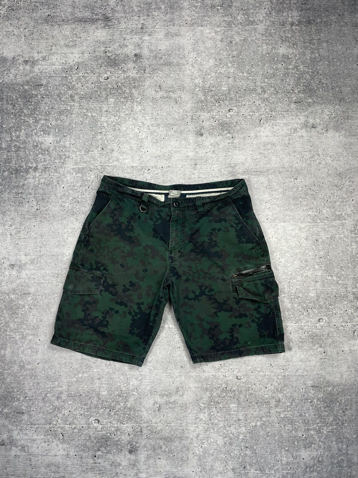 Nike Vintage Nike 90’s Y2K Style Drill Military Cargo Shorts Size US 34 / EU 50 - 1 Thumbnail