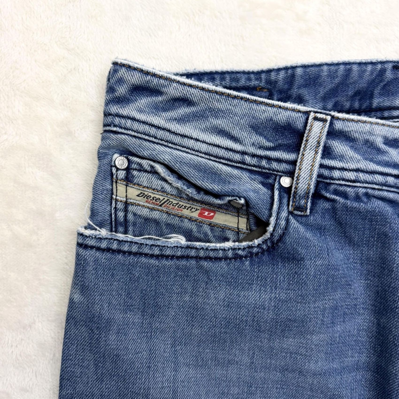 Diesel Diesel Jeans Pants Mens 32x30 Blue Medium Wash Distressed Straight Leg Denim Jeans Size US 31 - 6 Thumbnail
