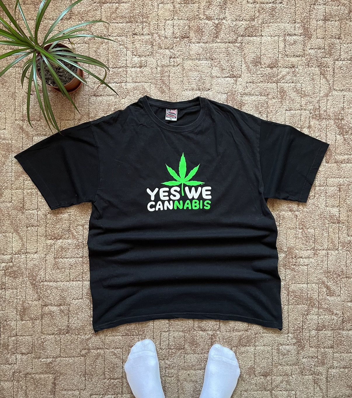 Band Tees Vintage Y2K YES WE CANNABIS Drugs Funny 90's Crazy T-shirt Size US XL / EU 56 / 4 - 1 Thumbnail