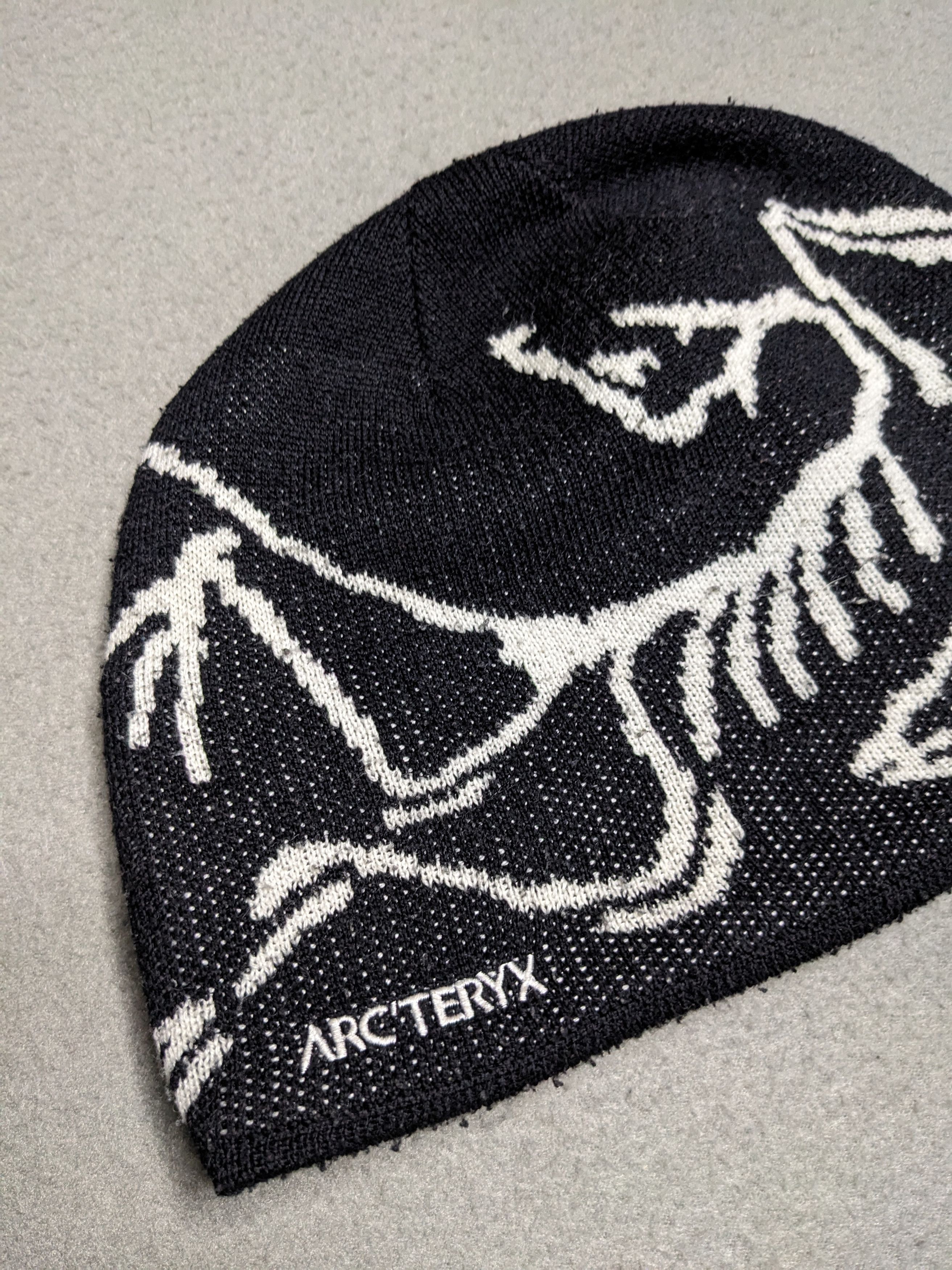 Arc'teryx NWT! Arc'teryx Lightweight Grotto Toque Orca Black White