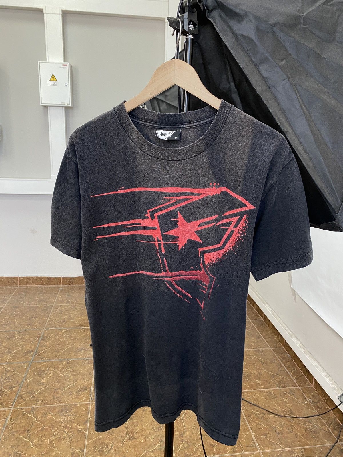 Famous Stars And Straps 🇺🇸 Vintage Y2K Famous Stars and Straps T-Shirt Rare Retro Size US M / EU 48-50 / 2 - 1 Thumbnail