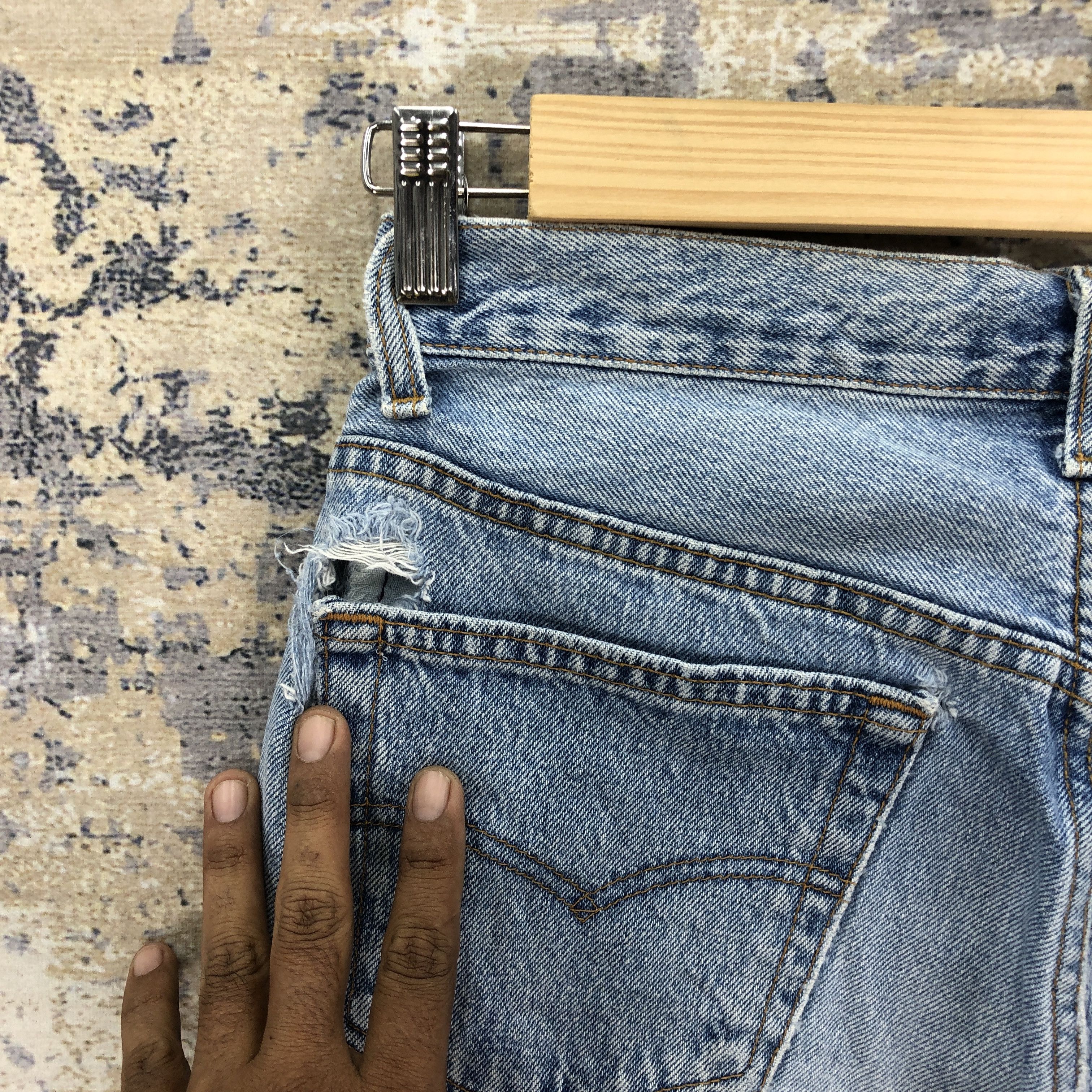 Jean Vintage 90s Distressed Levis 501 Jeans Levi's Faded Denim Size 28" / US 6 / IT 42 - 11 Thumbnail