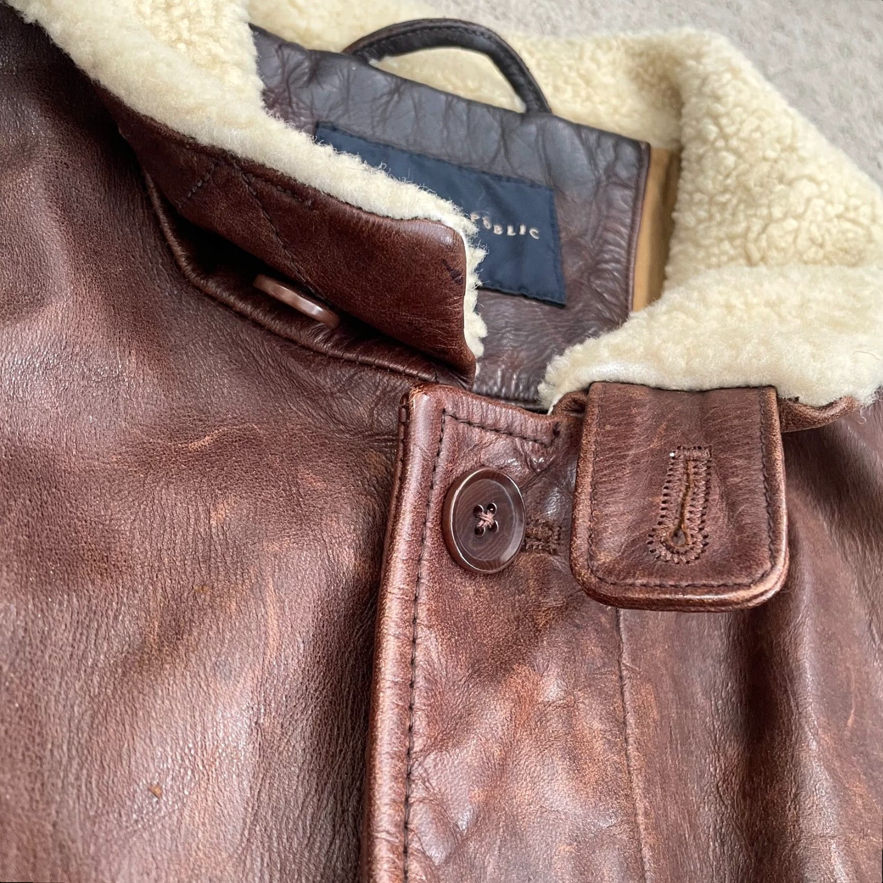 Banana Republic Banana Republic Bomber Jacket Men Large Brown Leather Chinstrap Sherpa Collar Jacket Size US L / EU 52-54 / 3 - 4 Thumbnail