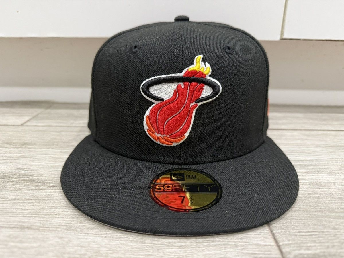 New Era Miami Heat New Era Hardwood Classic Black Fitted Sz 7 3/8 Size ONE SIZE - 1 Thumbnail