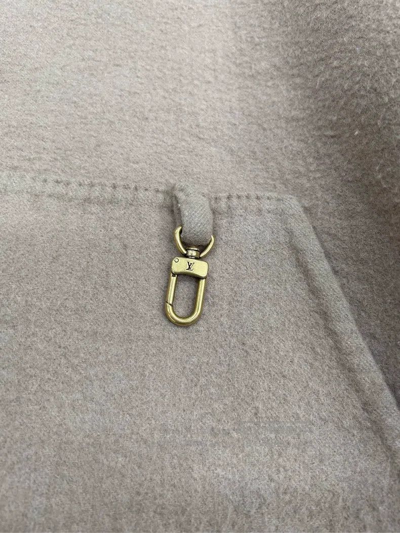 Louis Vuitton Louis Vuitton Reversible Cashmere Camel List Cashmere Hood Size US XL / EU 56 / 4 - 5 Thumbnail