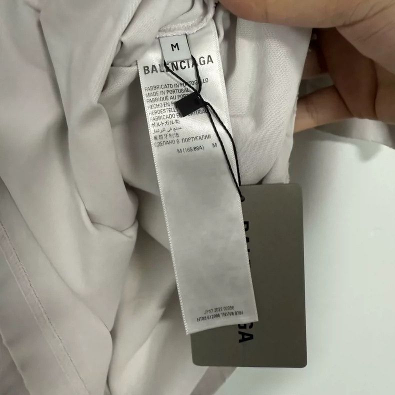 Balenciaga Balenciaga White embroidered short sleeves with inverted l Size US M / EU 48-50 / 2 - 4 Thumbnail