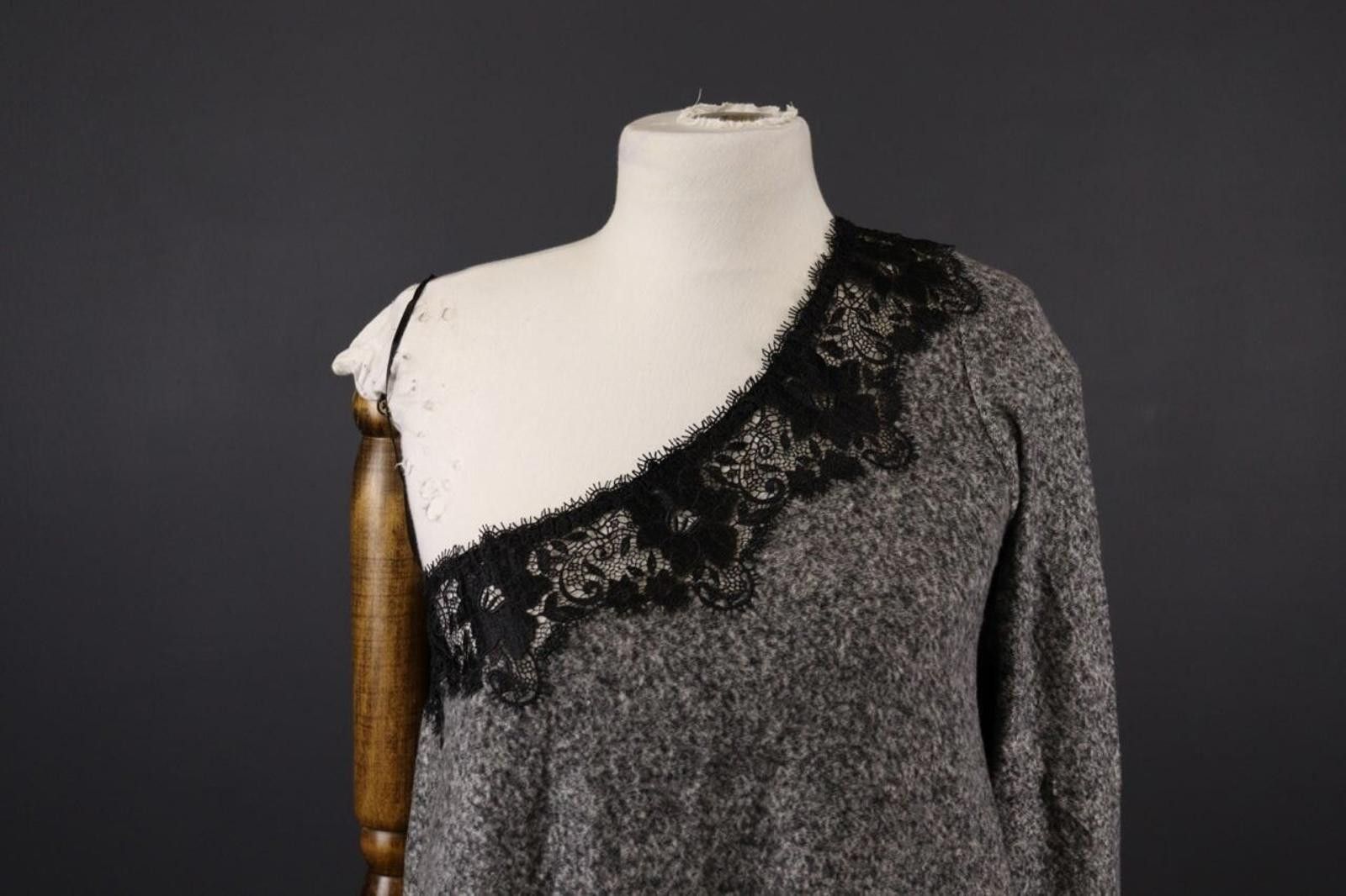 The Kooples The Kooples Sport Gray Floral One Shoulder Top Size 2 Size XS / US 0-2 / IT 36-38 - 2 Thumbnail