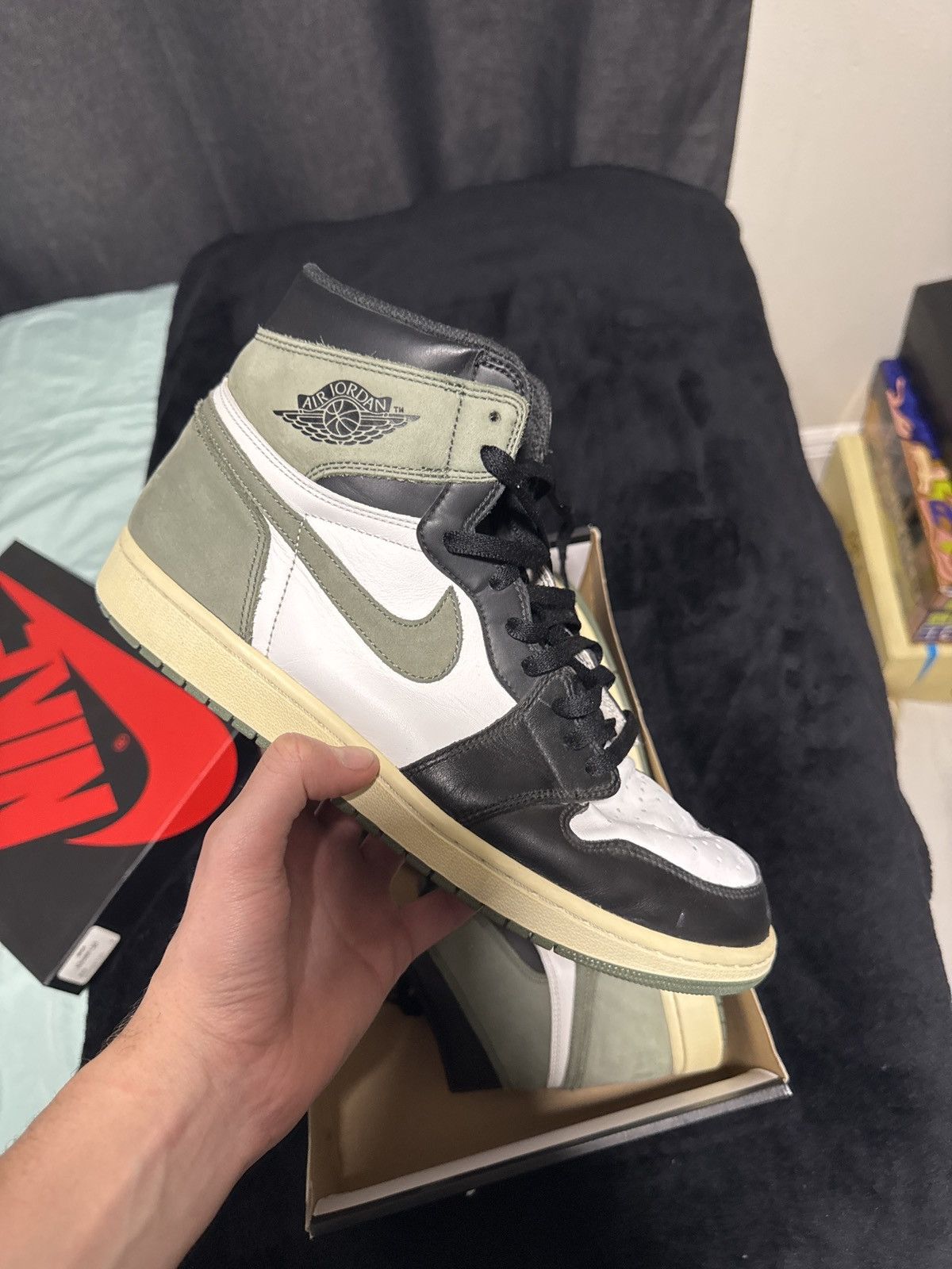 Jordan Brand Jordan 1 clay green Size US 12 / EU 45 - 2 Thumbnail