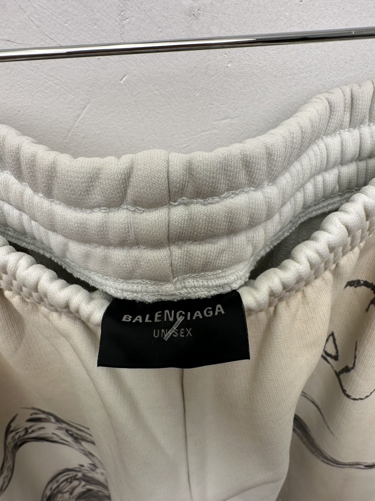 Balenciaga Balenciaga Cream Tattoo Sweatpants Size US 30 / EU 46 - 3 Thumbnail