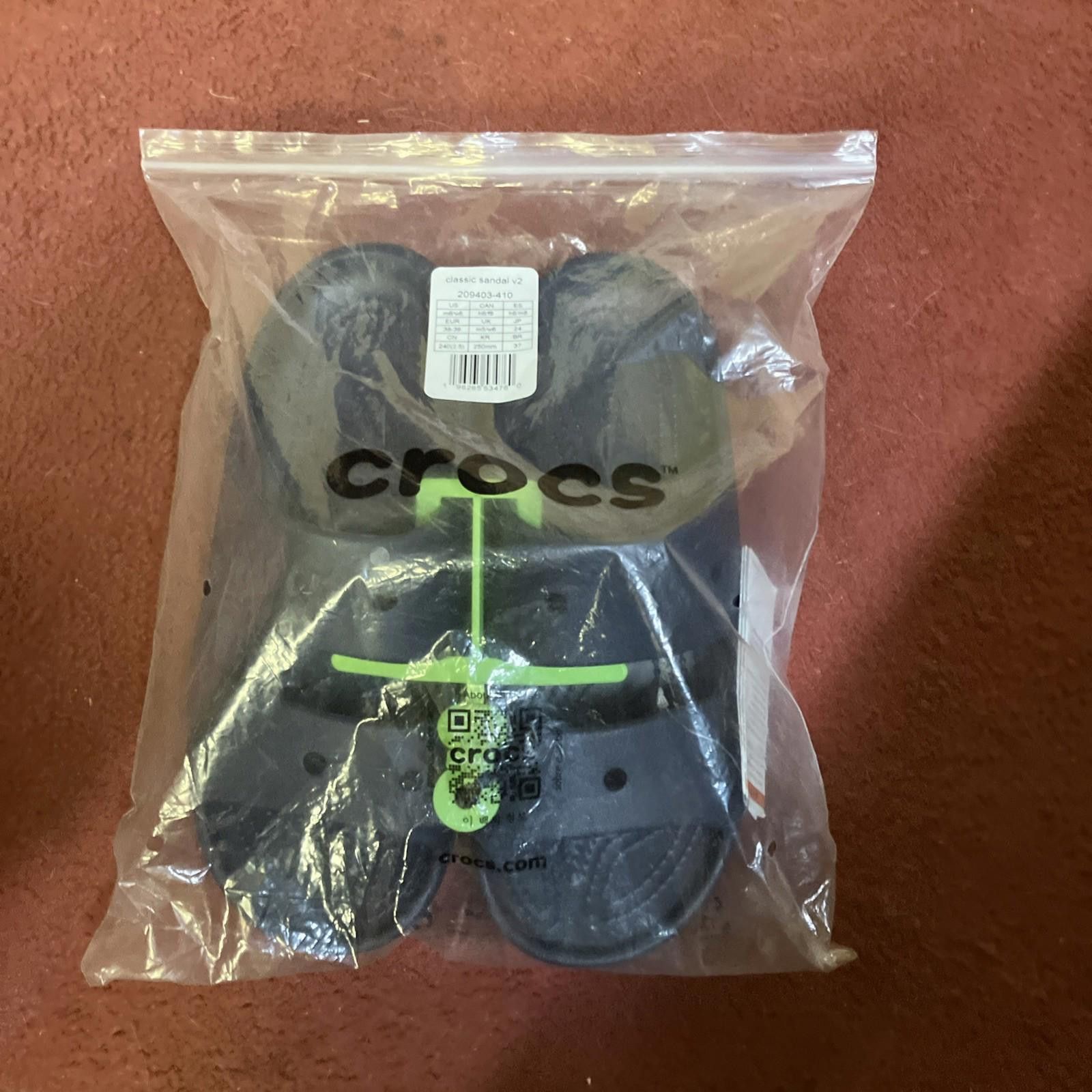 Crocs Crocs Classic Sandals V2 Summer Shoes Navy Blue NWT Size US 8 / EU 41 - 8 Thumbnail