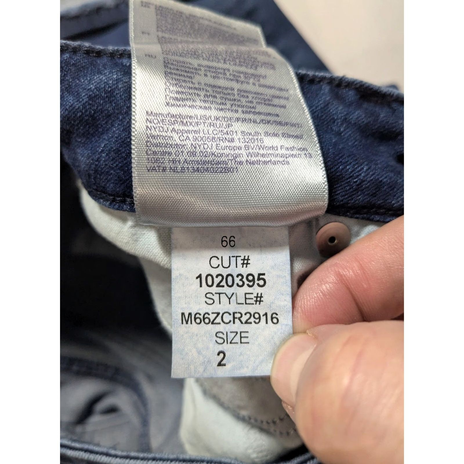 NYDJ NYDJ Marilyn Straight LIFTxTUCK Tech - Women Size 2 Cuffed Crop Jeans Size 27" / US 4 / IT 40 - 6 Thumbnail