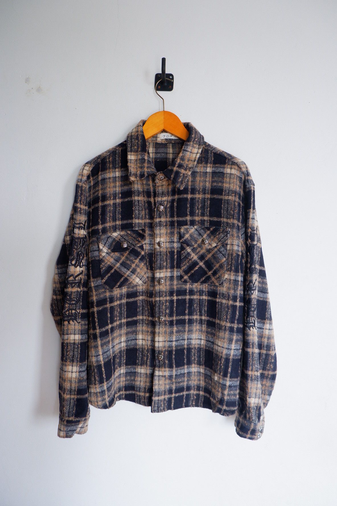 Vintage CH Style Cross Logo Silver Button Wool Flanel