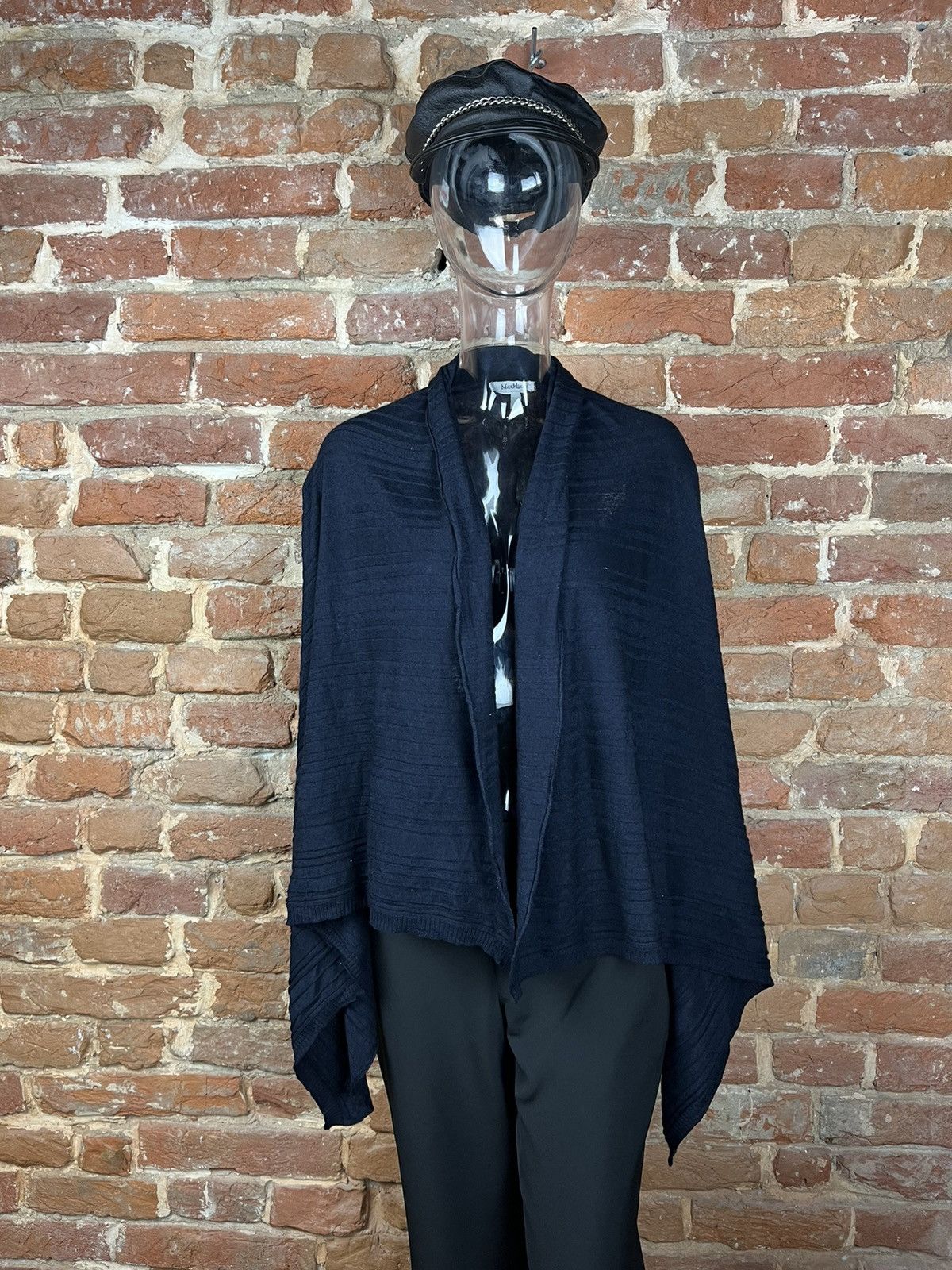 Max Mara Max Mara virgin wool formal cardigan sweater Size M / US 6-8 / IT 42-44 - 1 Thumbnail