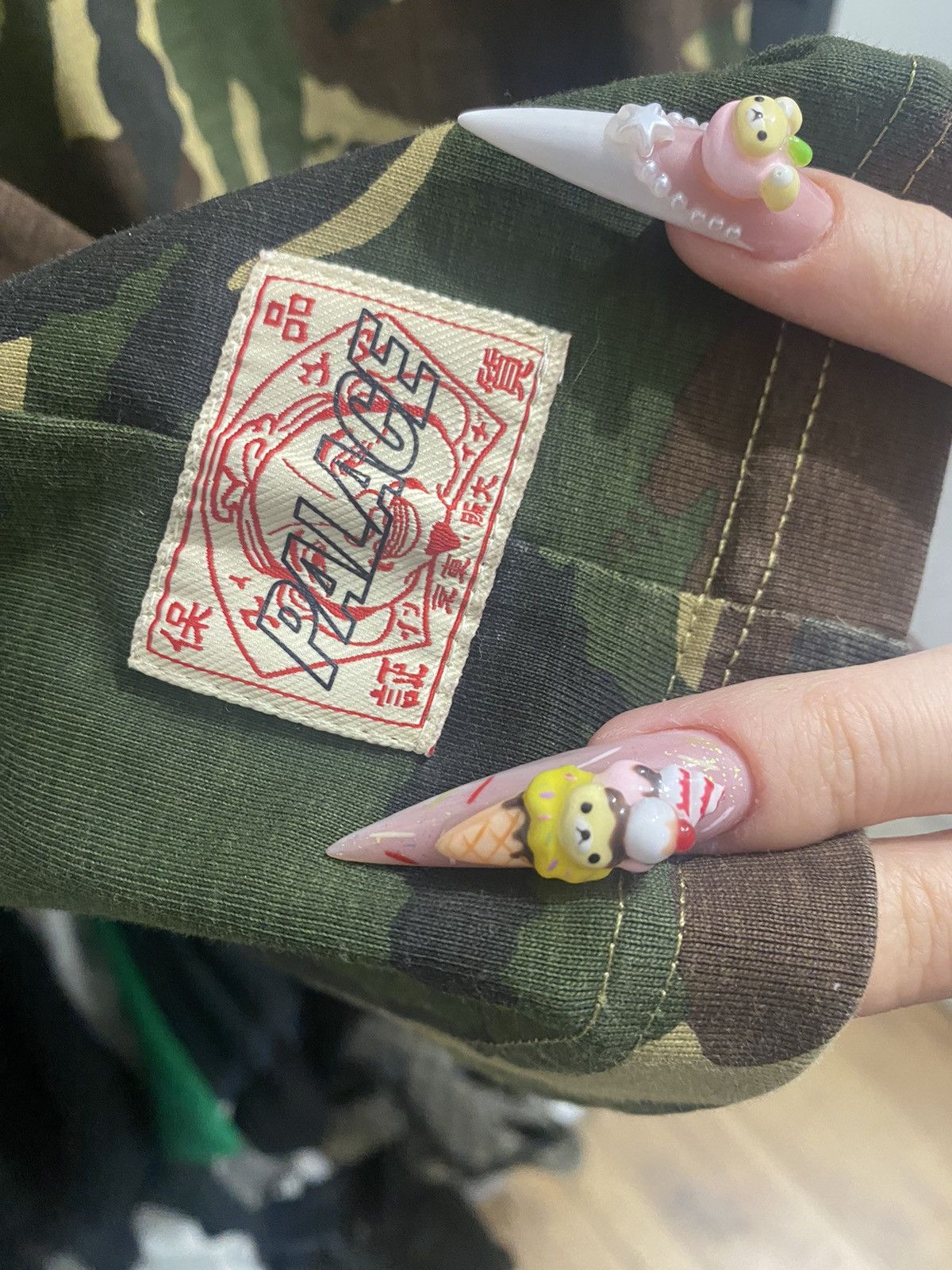 Evisu × Palace palace x evisu heart t-shirt camo Size US M / EU 48-50 / 2 - 6 Thumbnail