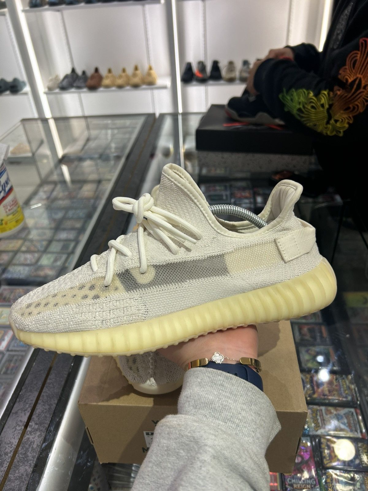 Yeezy Yeezy 350 V2 Bone Size US 10.5 / EU 43-44 - 2 Thumbnail