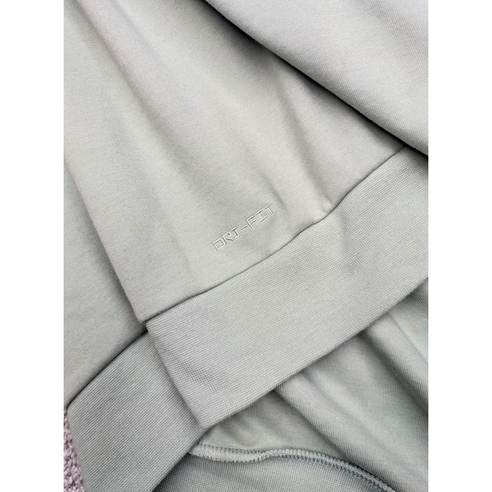 Nike Nike Yoga Dri-Fit Sweatshirt Mens M Medium Mint Green Crew Neck Pullover NWT Size US M / EU 48-50 / 2 - 7 Thumbnail