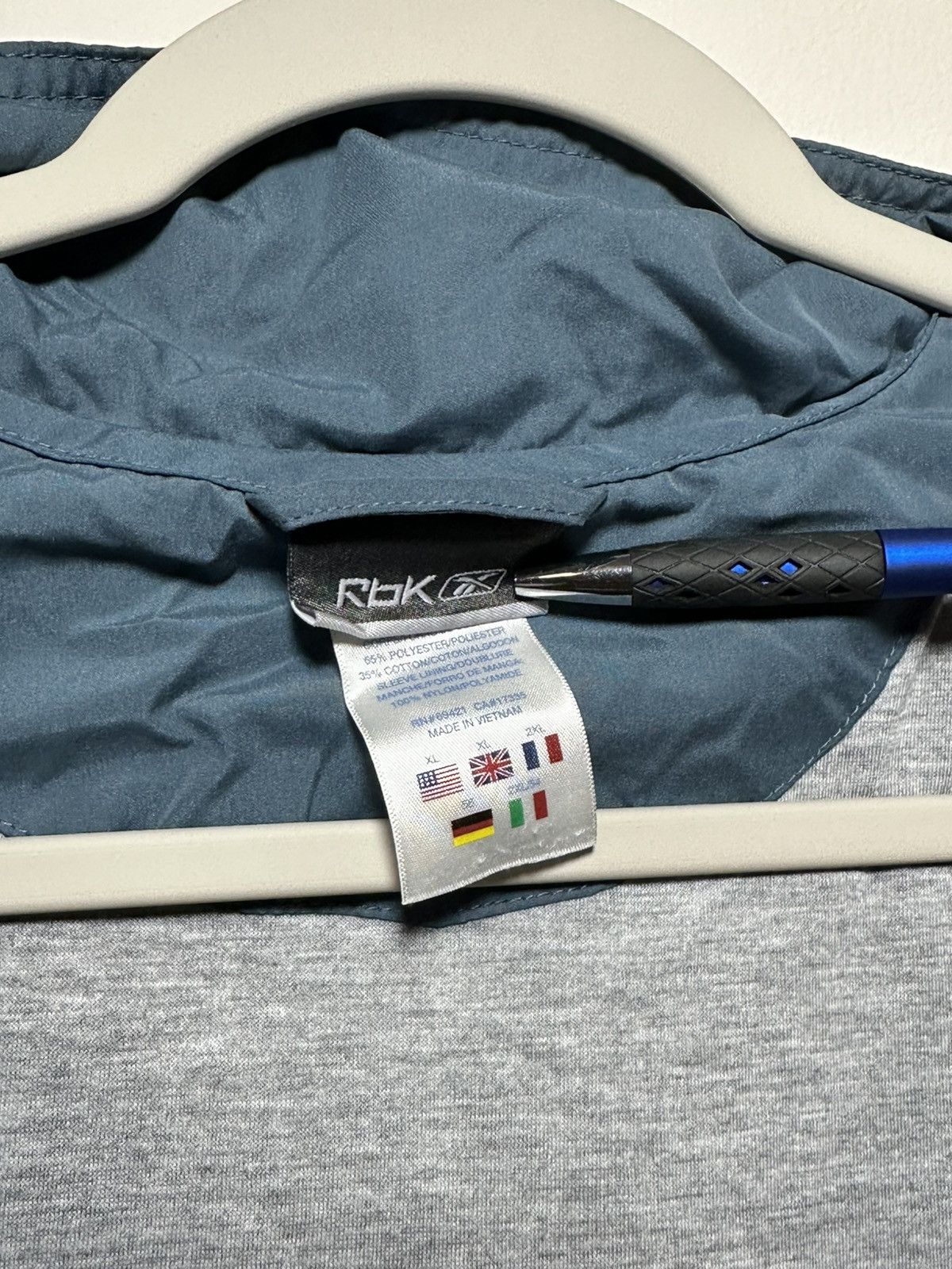 Reebok Vintage Reebok Blue Windbreaker Jacket with White Stripes Size US XL / EU 56 / 4 - 5 Thumbnail