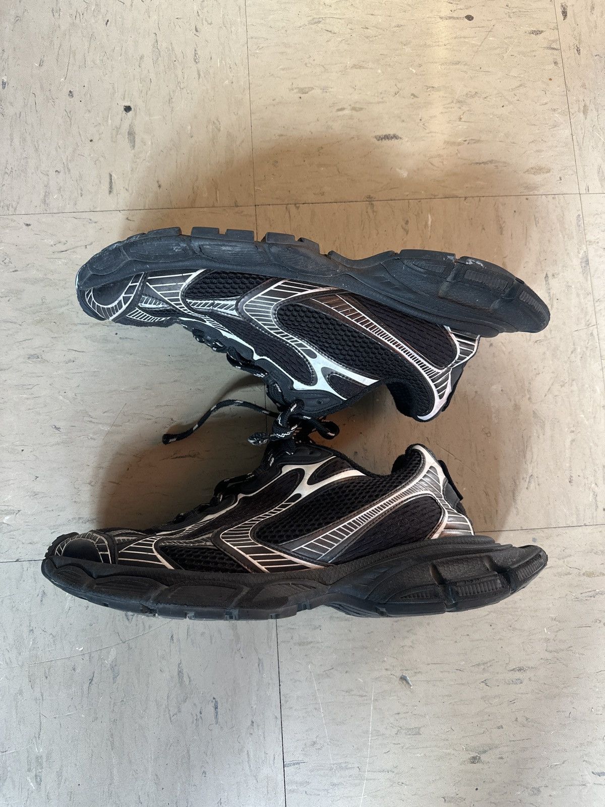 Balenciaga Balenciaga 3XL Size US 12 / EU 45 - 3 Thumbnail
