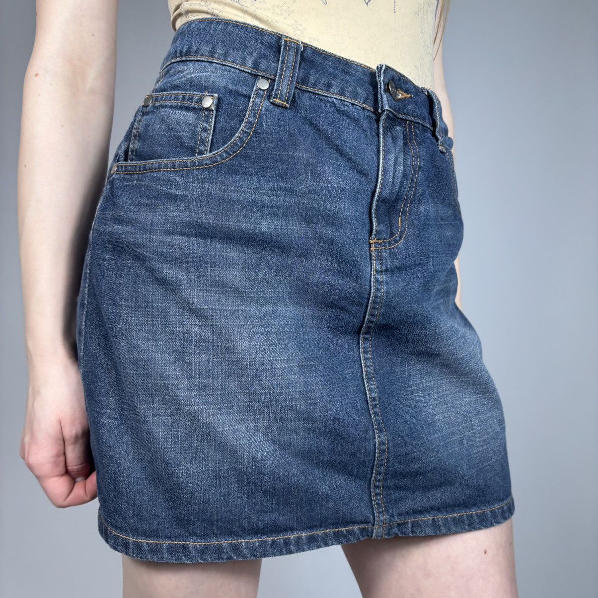 Vintage Vintage Y2K Denim Mini Skirt Retro Casual 90s Style Size 29" - 2 Thumbnail