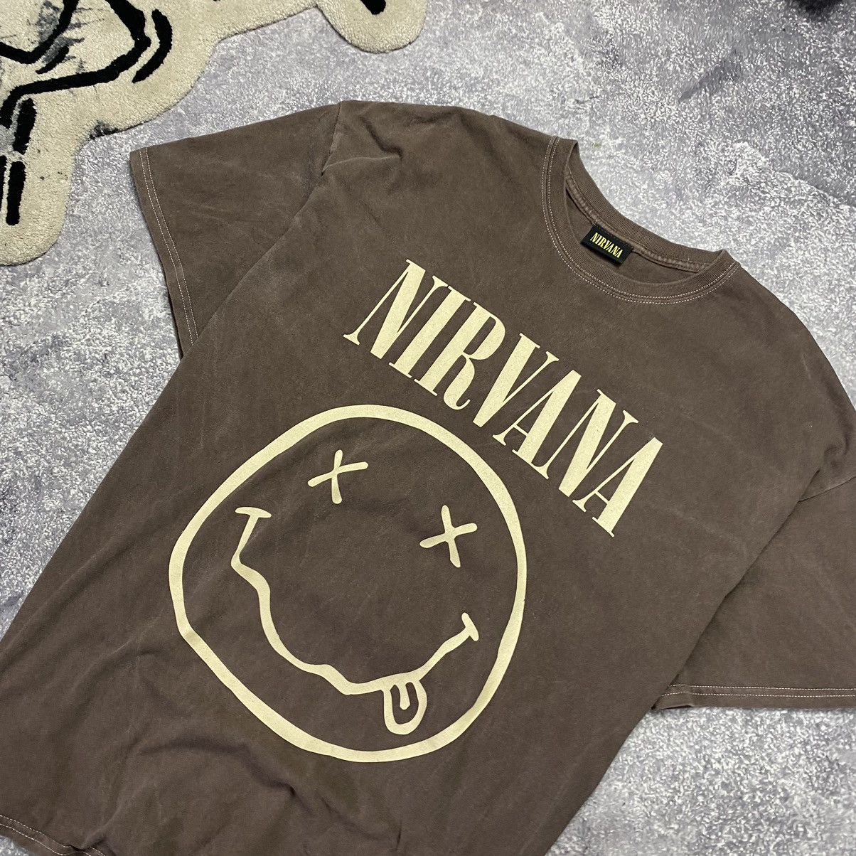 Band Tees Vintage Nirvana Big Logo Rock band Kurt Cobain tee Size US XL / EU 56 / 4 - 2 Thumbnail