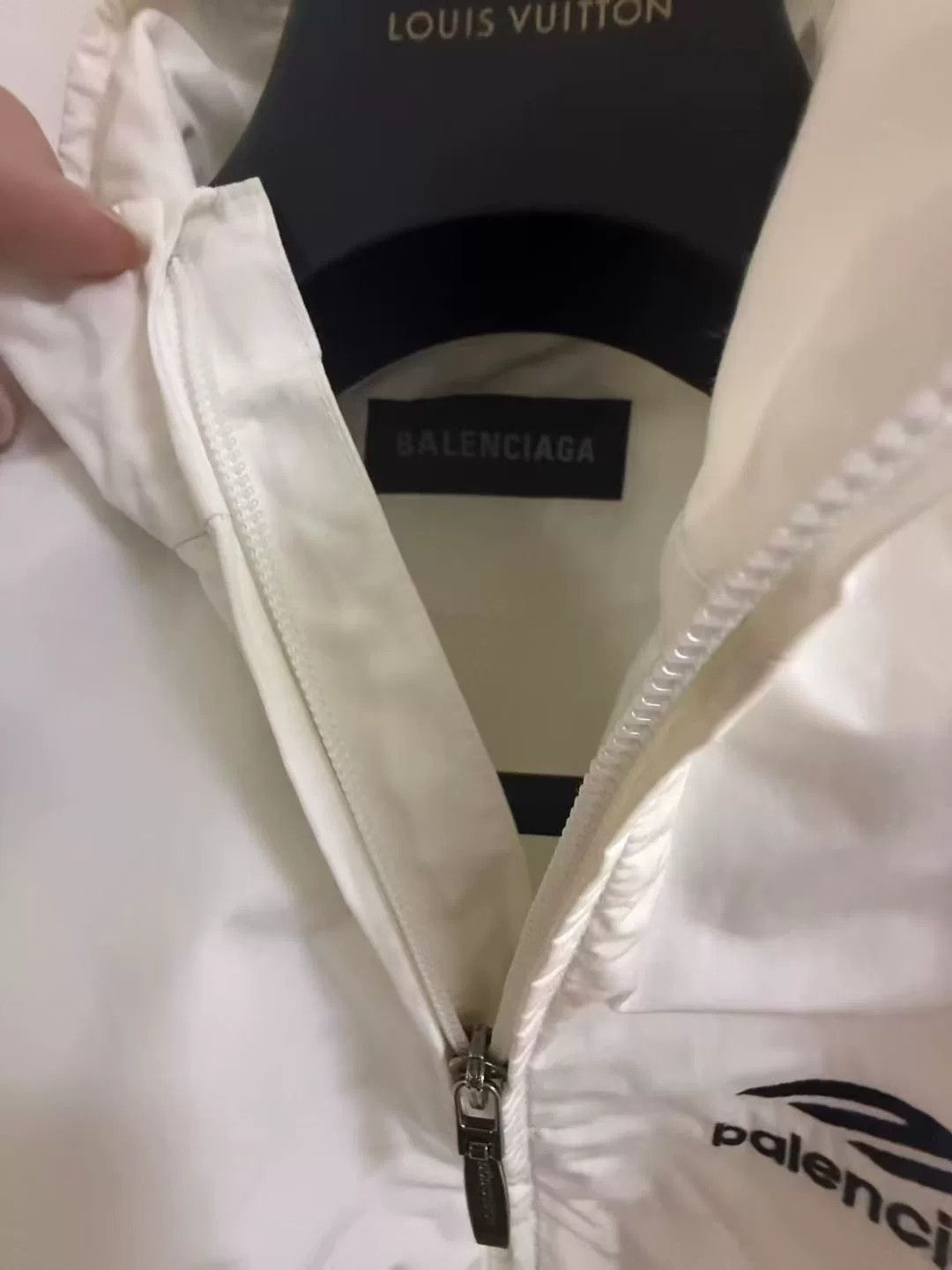 Balenciaga short white jacket with embroidered logo Size US S / EU 44-46 / 1 - 4 Thumbnail