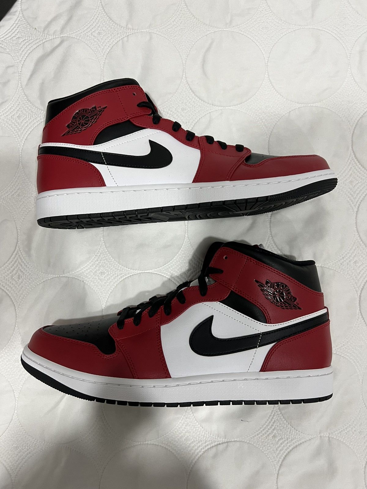 Jordan Brand Jordon 1 Mid “Chicago Toe” Size US 13 / EU 46 - 5 Thumbnail
