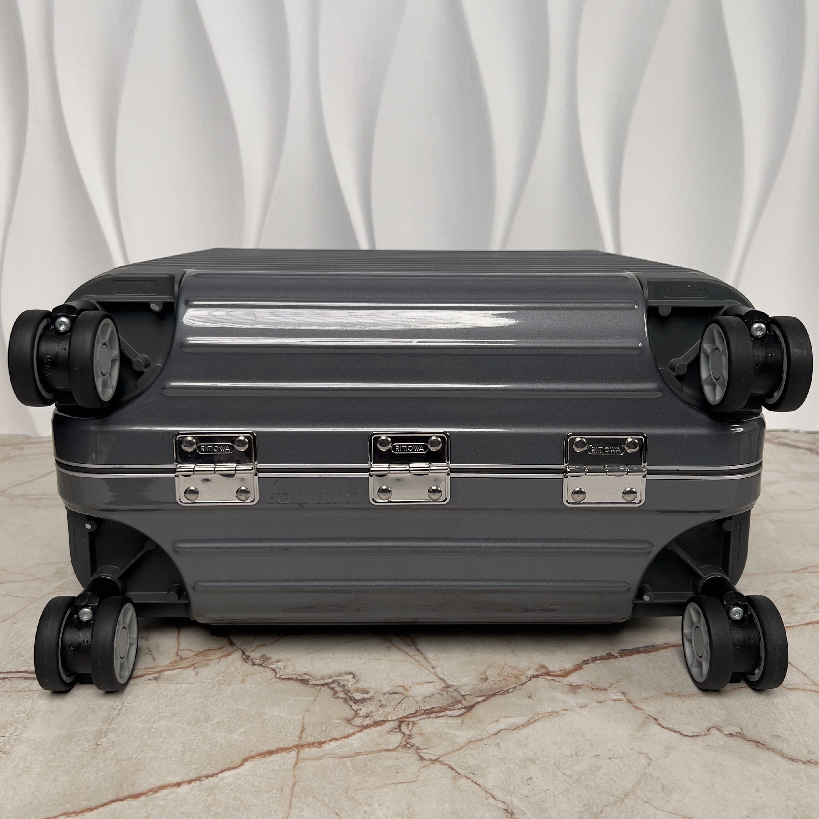 Rimowa Limbo Business Trolley 27 L 4-Wheels Carry Suitcase Luggage Size ONE SIZE - 6 Thumbnail