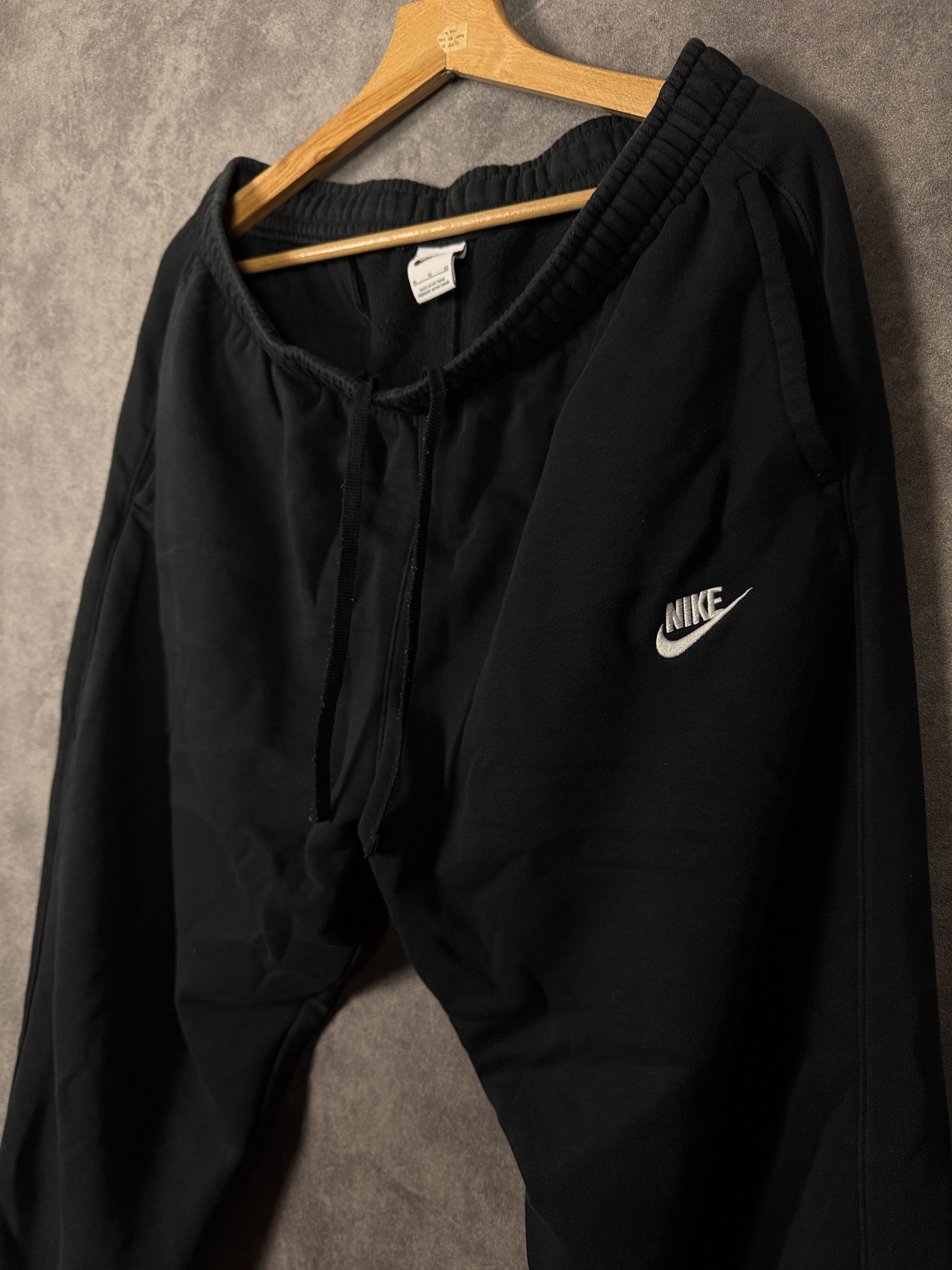 Nike Nike sweatpants joggers black classic mini logo spellout Size US 32 / EU 48 - 2 Thumbnail