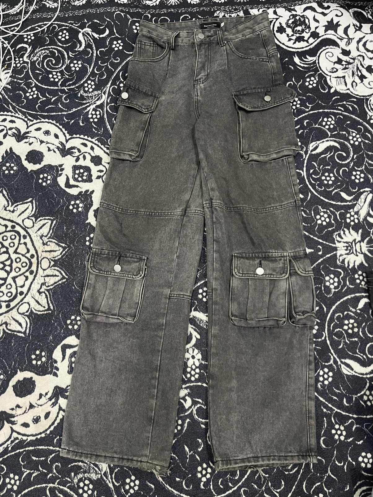 Japanese Brand 2000s BALENCIAGA INSPIRED MULTIPOCKET JEANS BAGGY Size 26" / US 2 / IT 38 - 2 Thumbnail