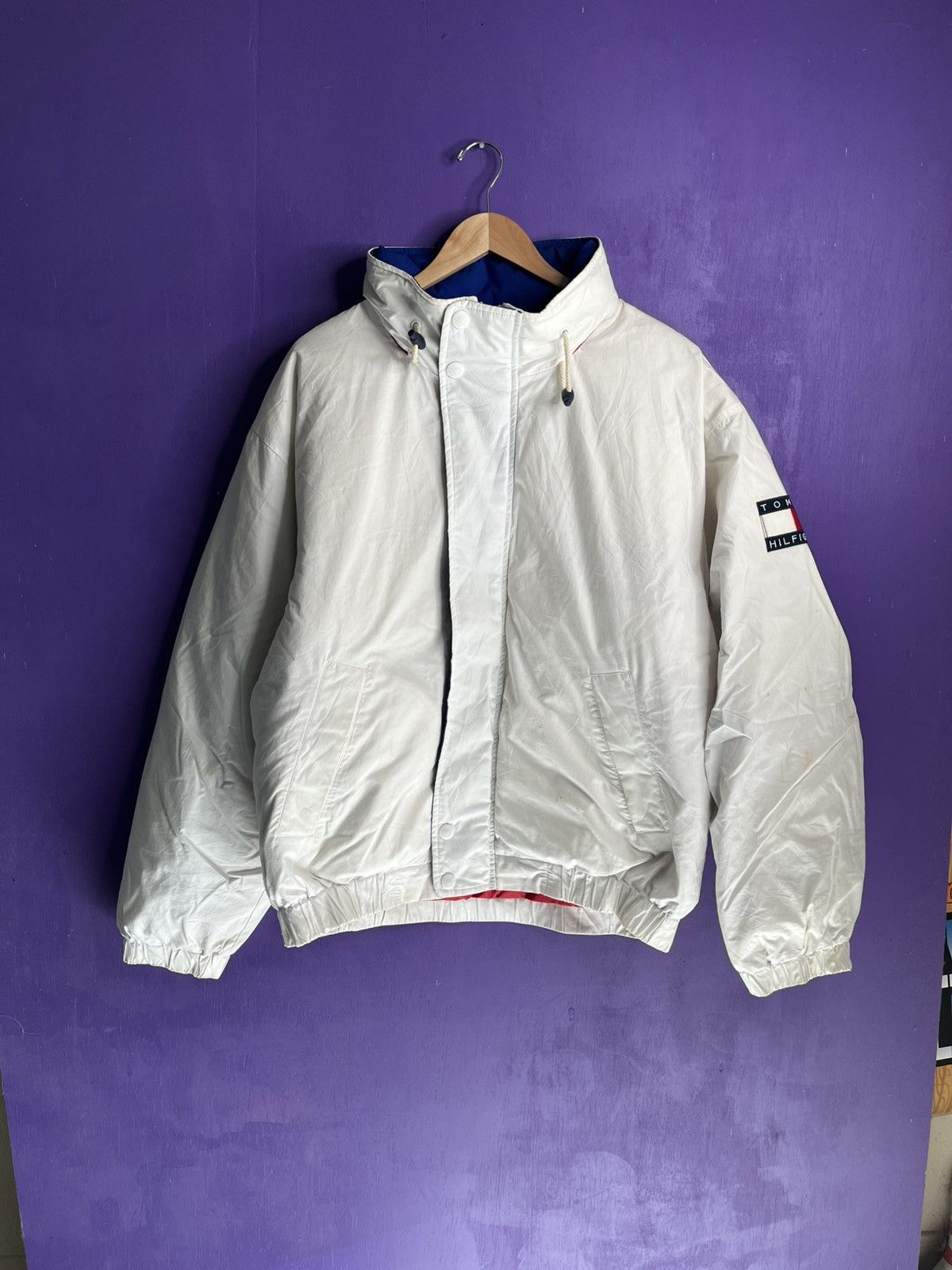 Vintage 90s Tommy Hilfiger sleeve patch puffer jacket