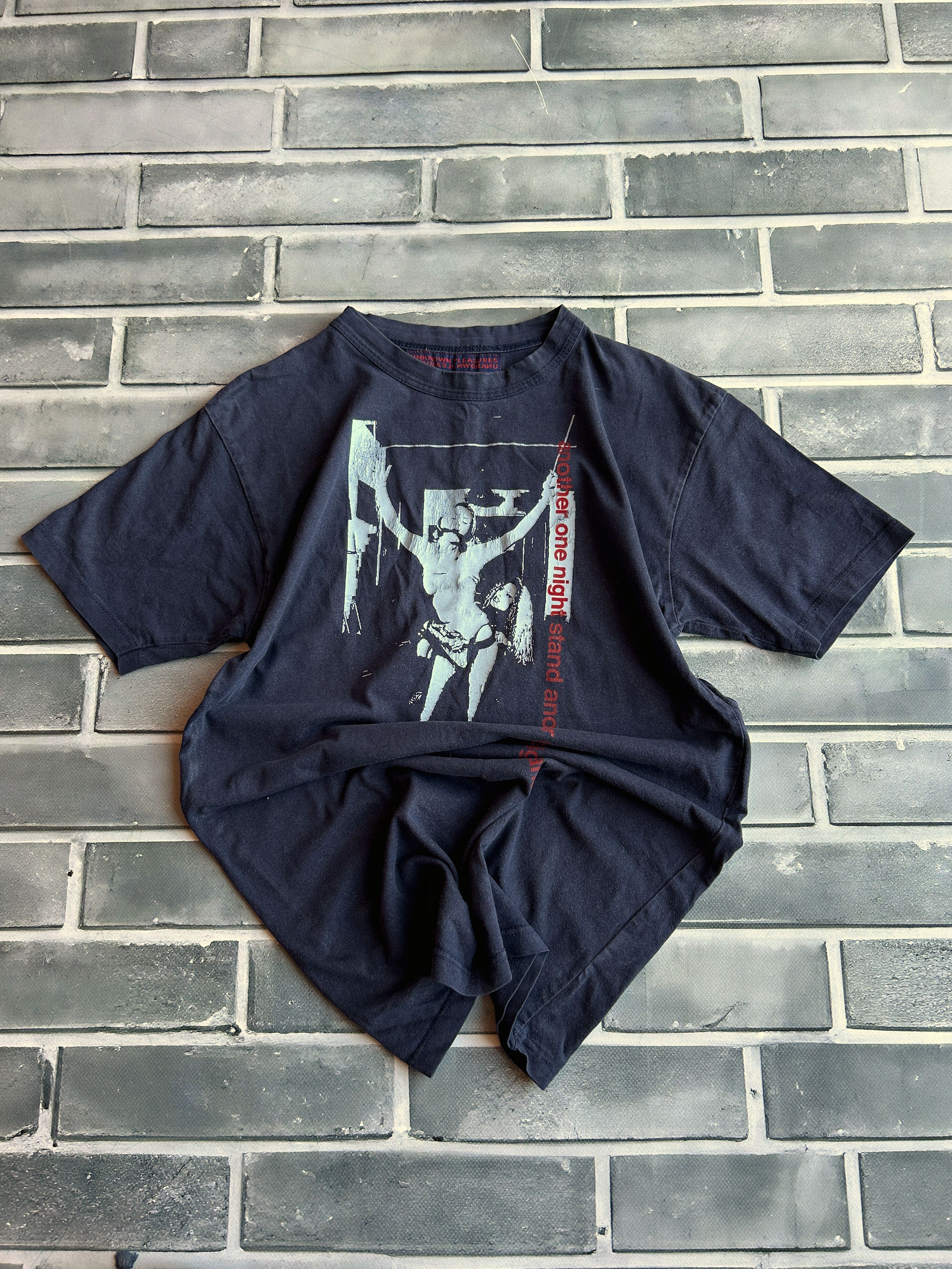 Unknown London Unknown Pleasures Graphic T Shirt Black Indie Rock Band Tee Size US S / EU 44-46 / 1 - 2 Thumbnail