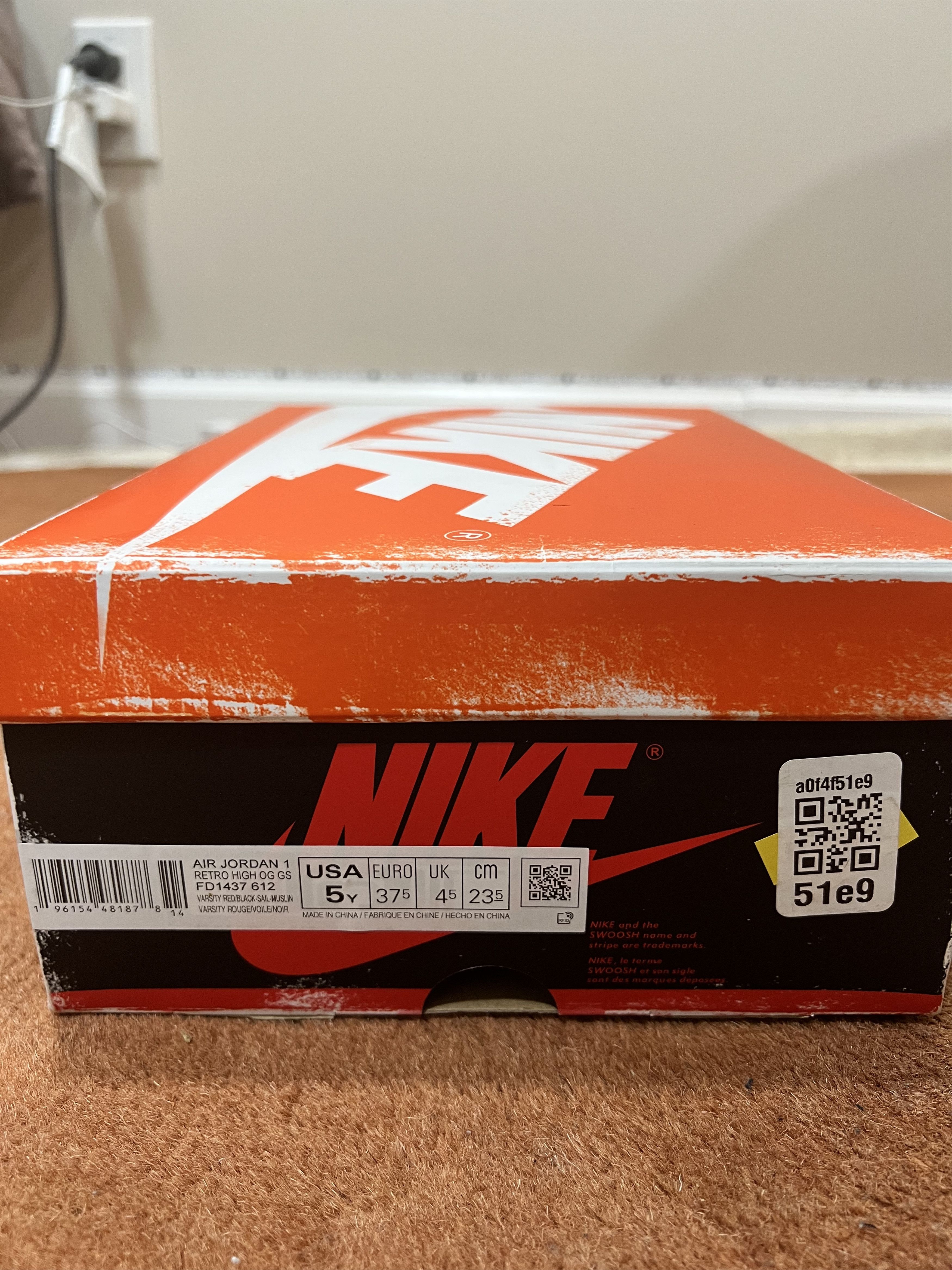 Jordan Brand Air Jordan 1 Retro High Size US 5 / EU 37 - 7 Thumbnail
