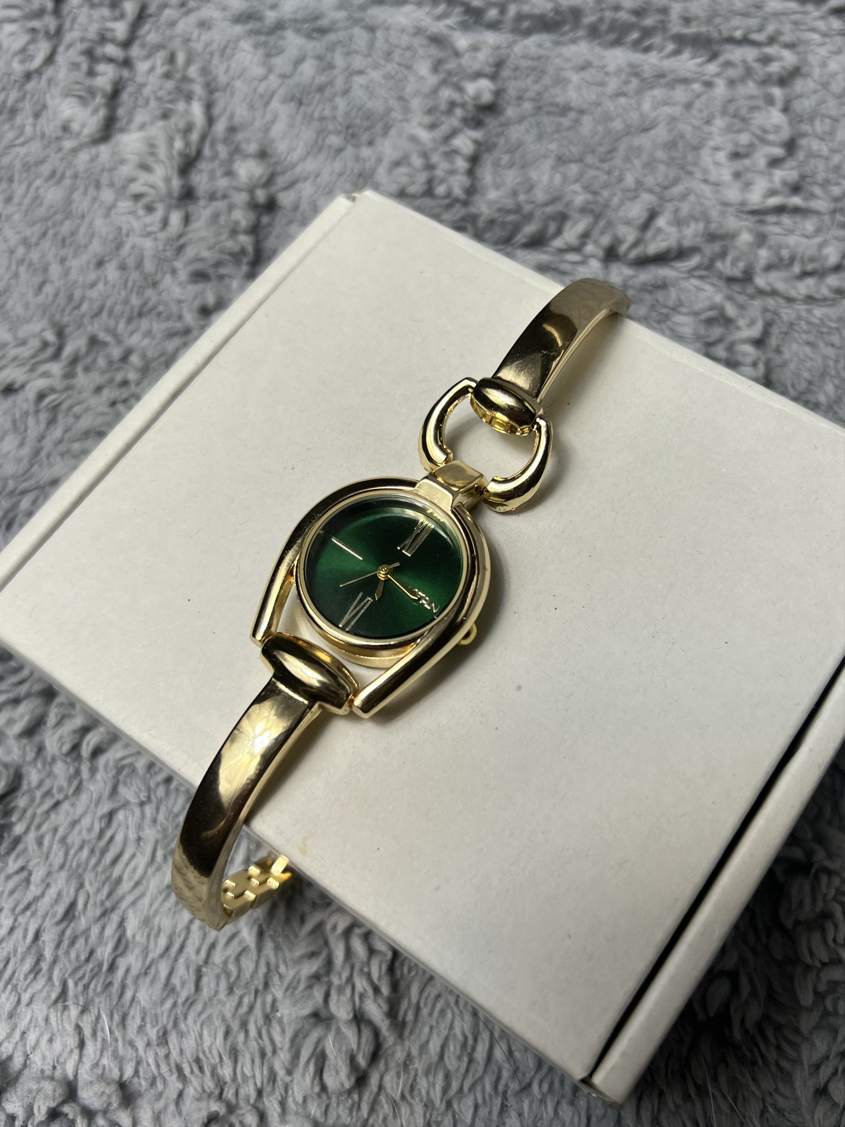 Avant Garde x Vintage Futuristic Minimalistic Quartz Japanese Bracelet Watch in Golden Metal, Men's