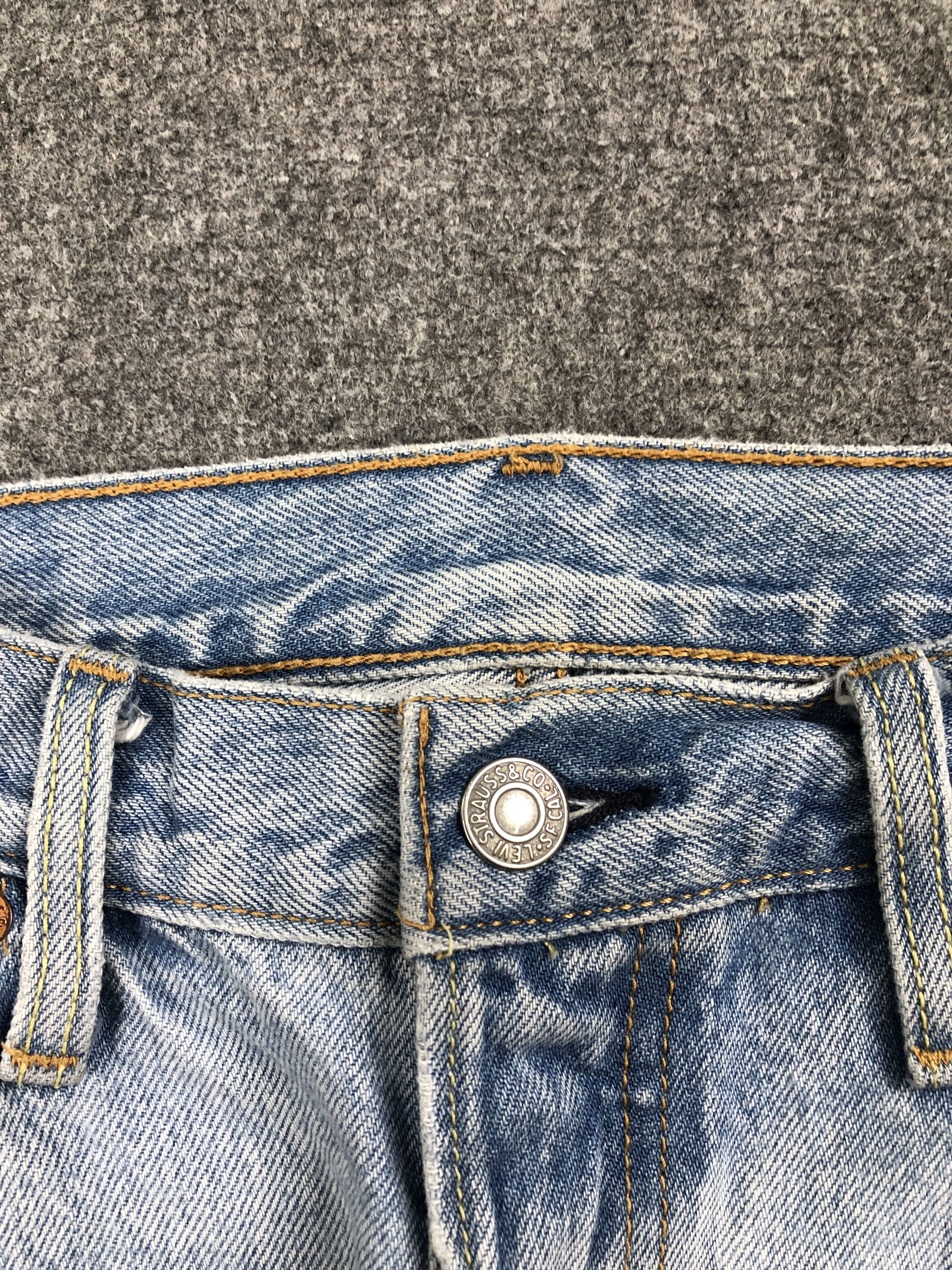 Levi's Vintage Distressed Levis 501 T Light Wash Jeans DP2465 Size US 30 / EU 46 - 12 Thumbnail
