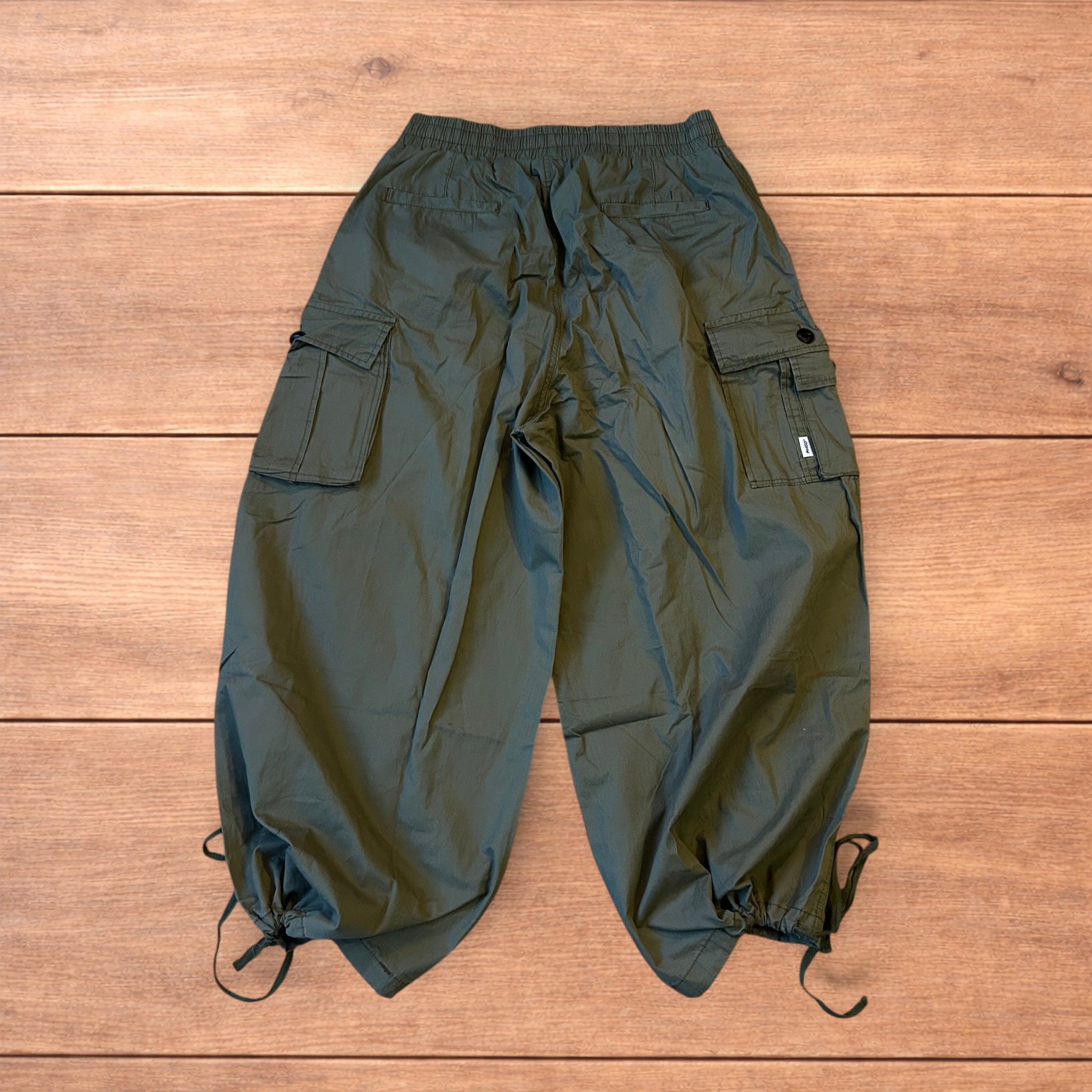 Japanese Brand Super baggy wide Korean cargo parachute trousers in khaki. Size US 34 / EU 50 - 1 Thumbnail